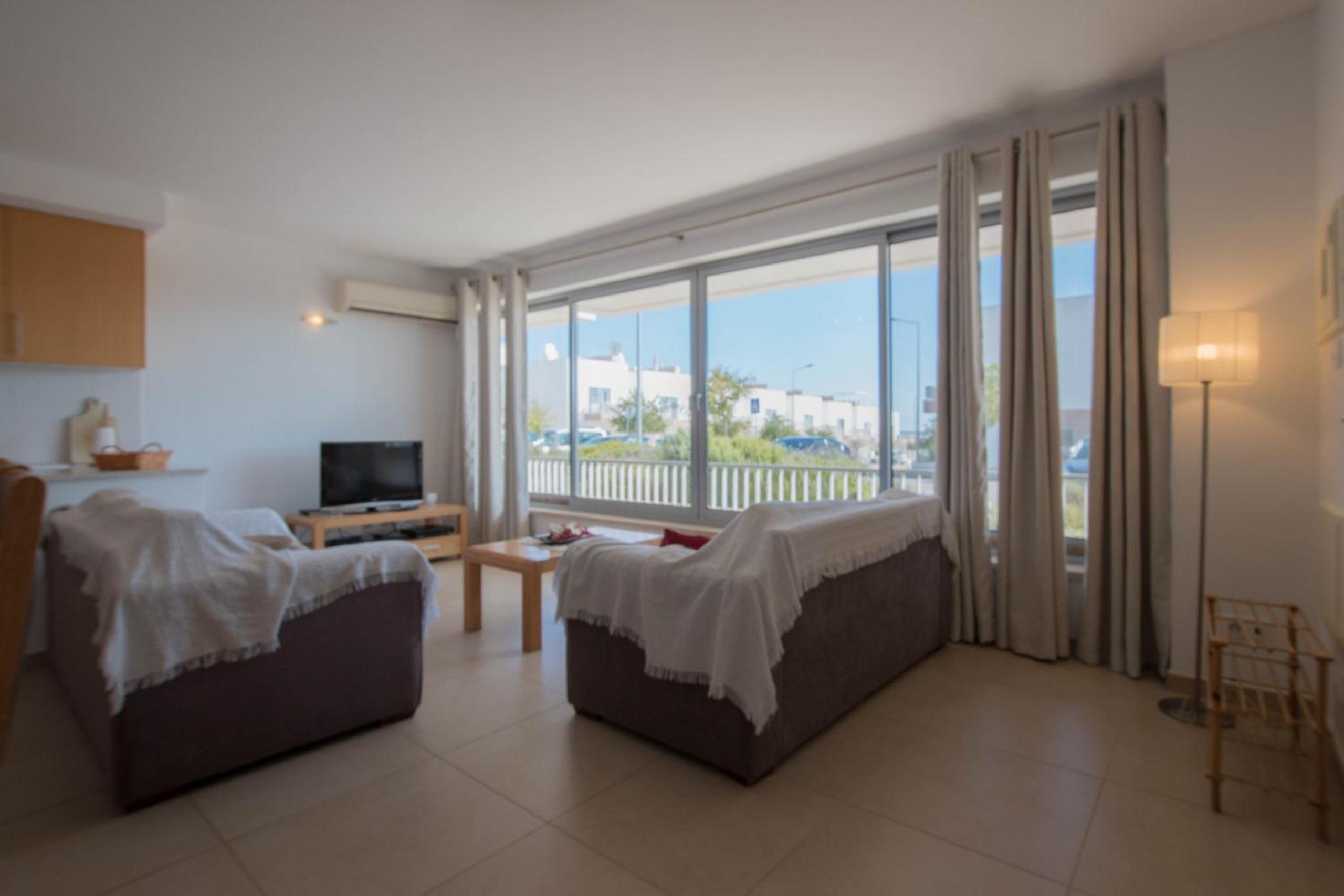 Apartment with Balcony photo 1