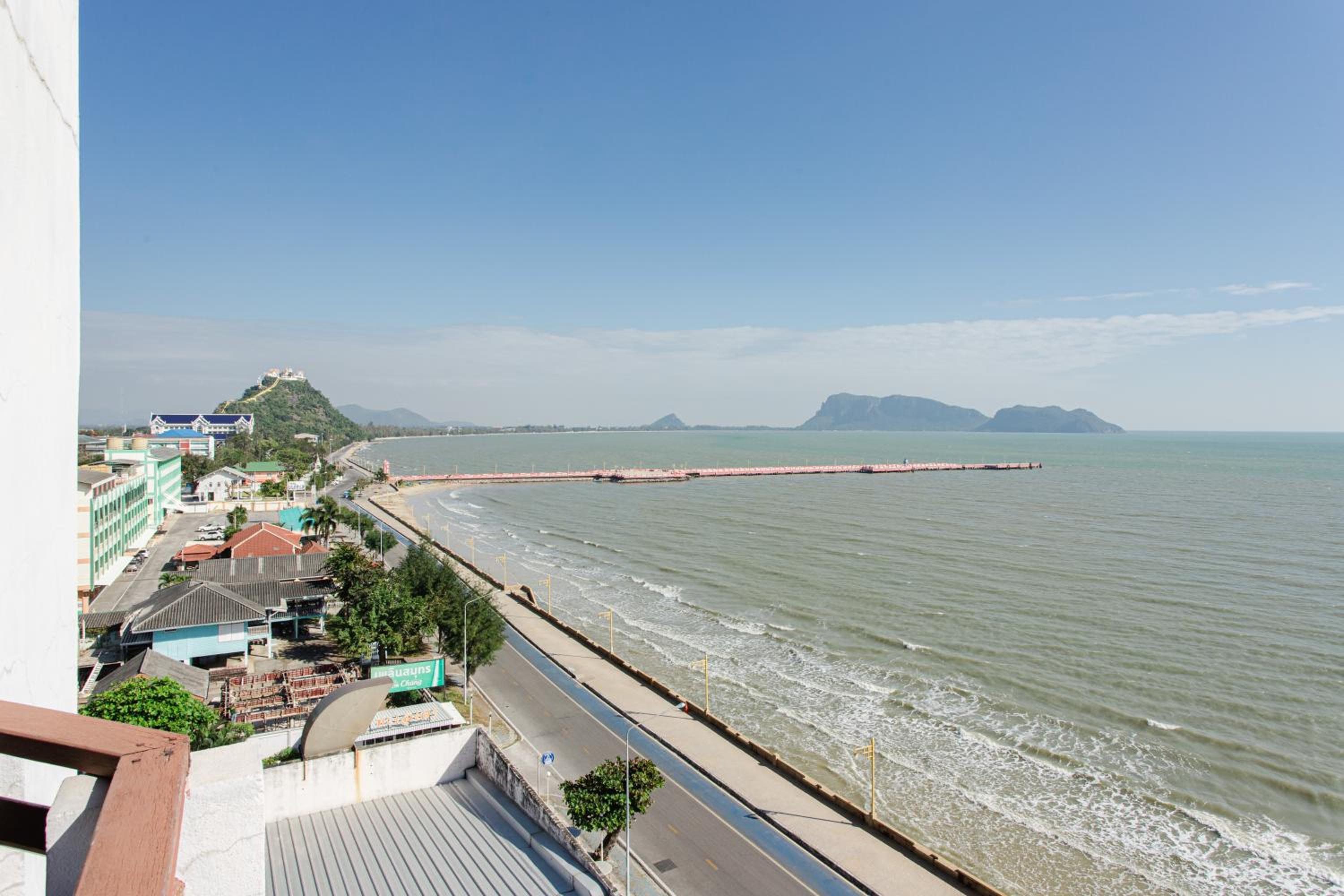 Standard Twin Room with Sea View - Photo 2