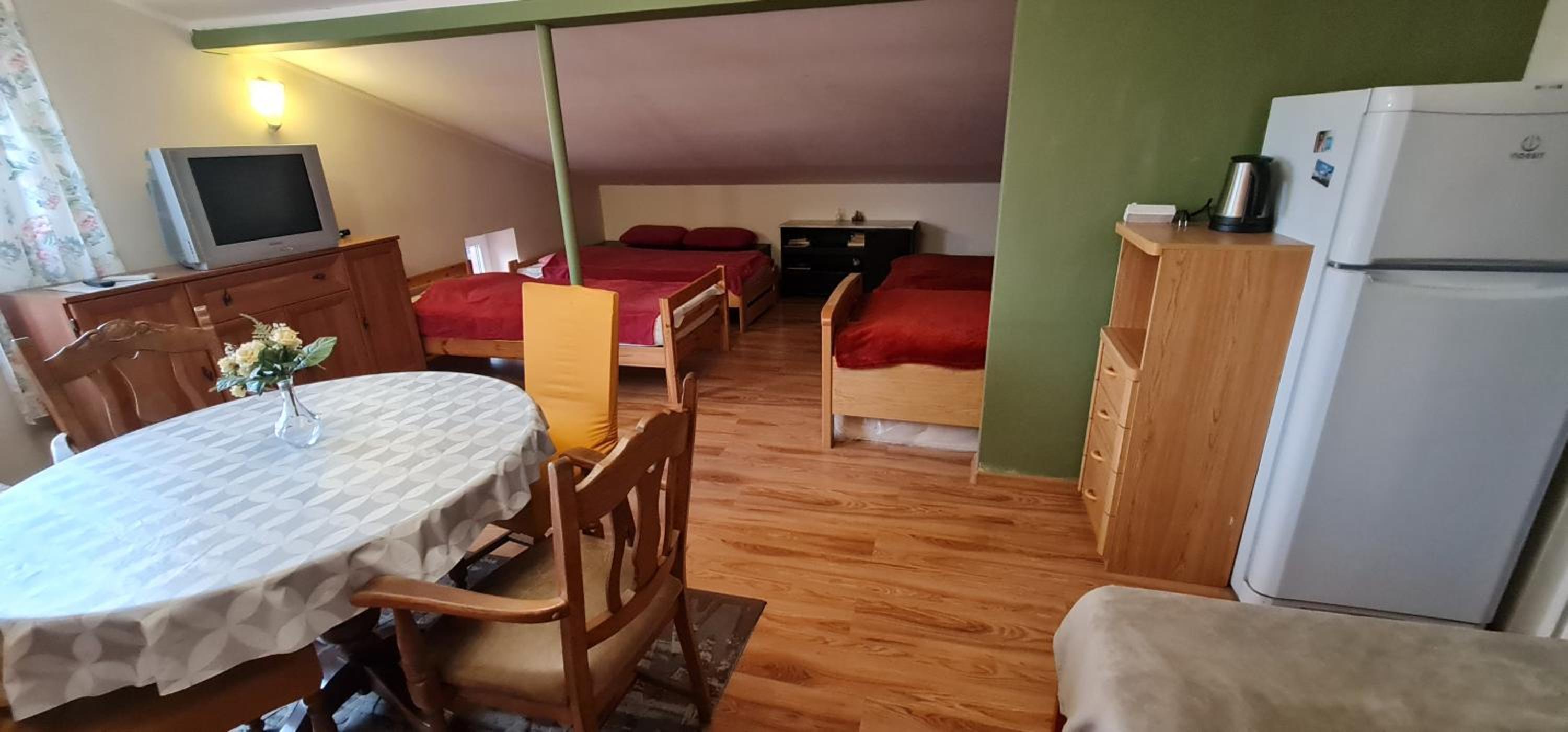 Family Room - Photo 2