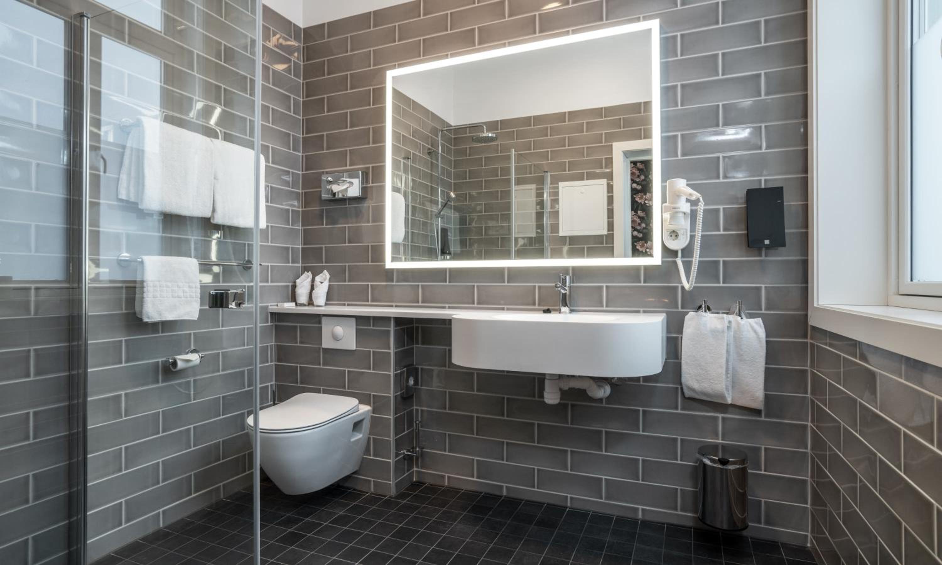Standard Twin Room - Photo 3