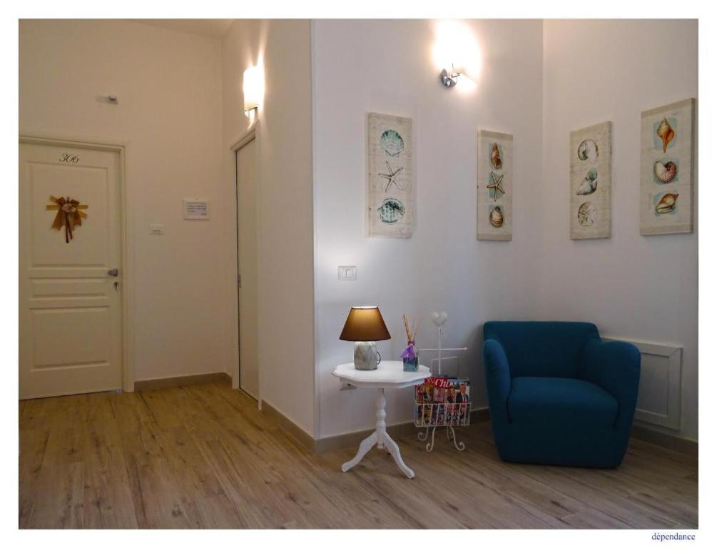 Double Room - Photo 10