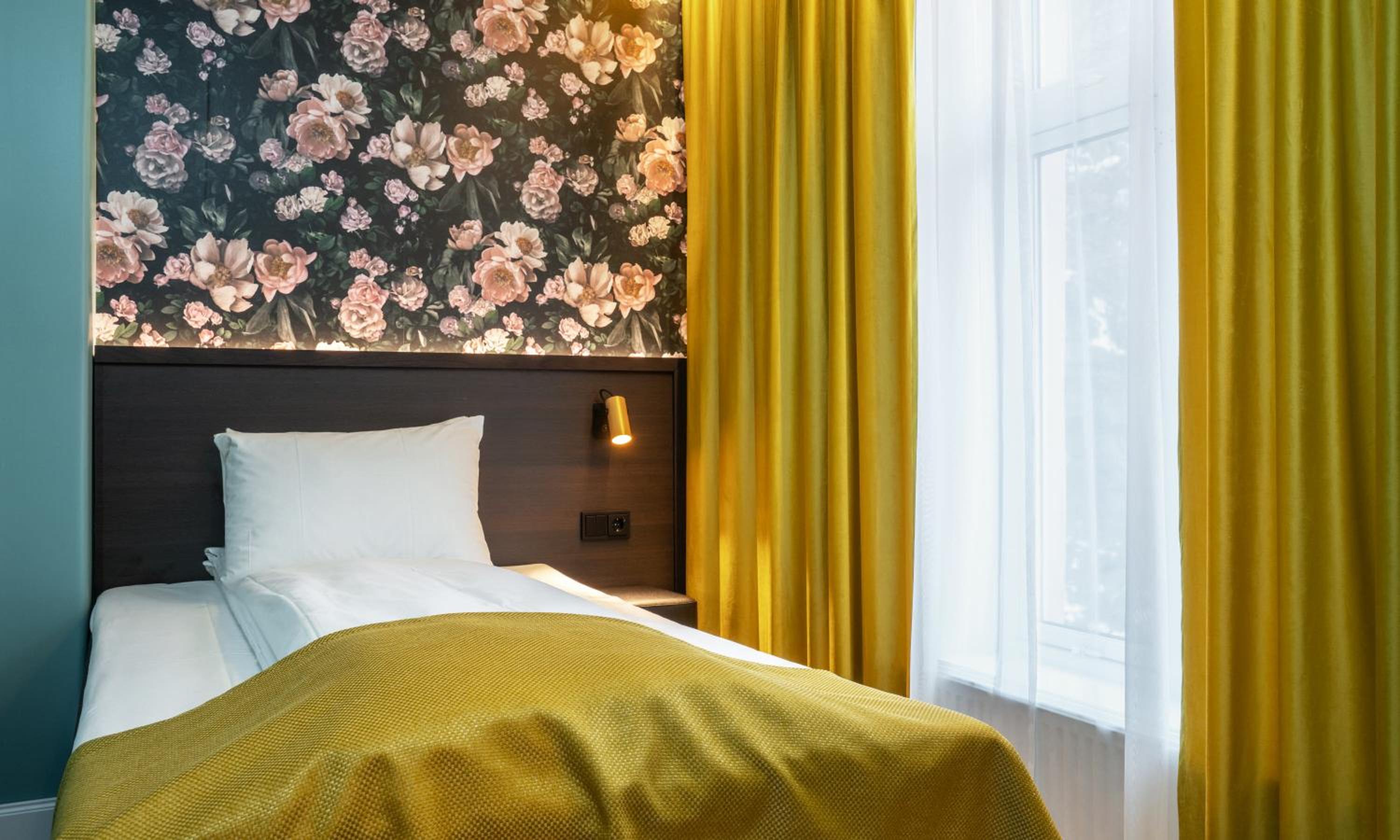 Standard Queen Room photo 2