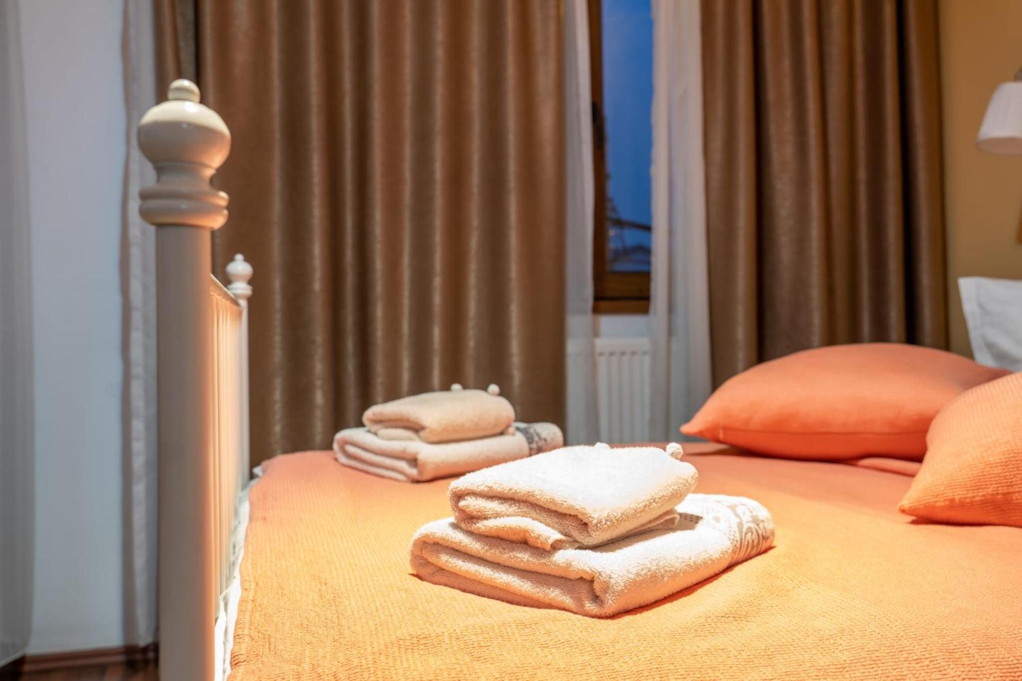 Double Room - Photo 24