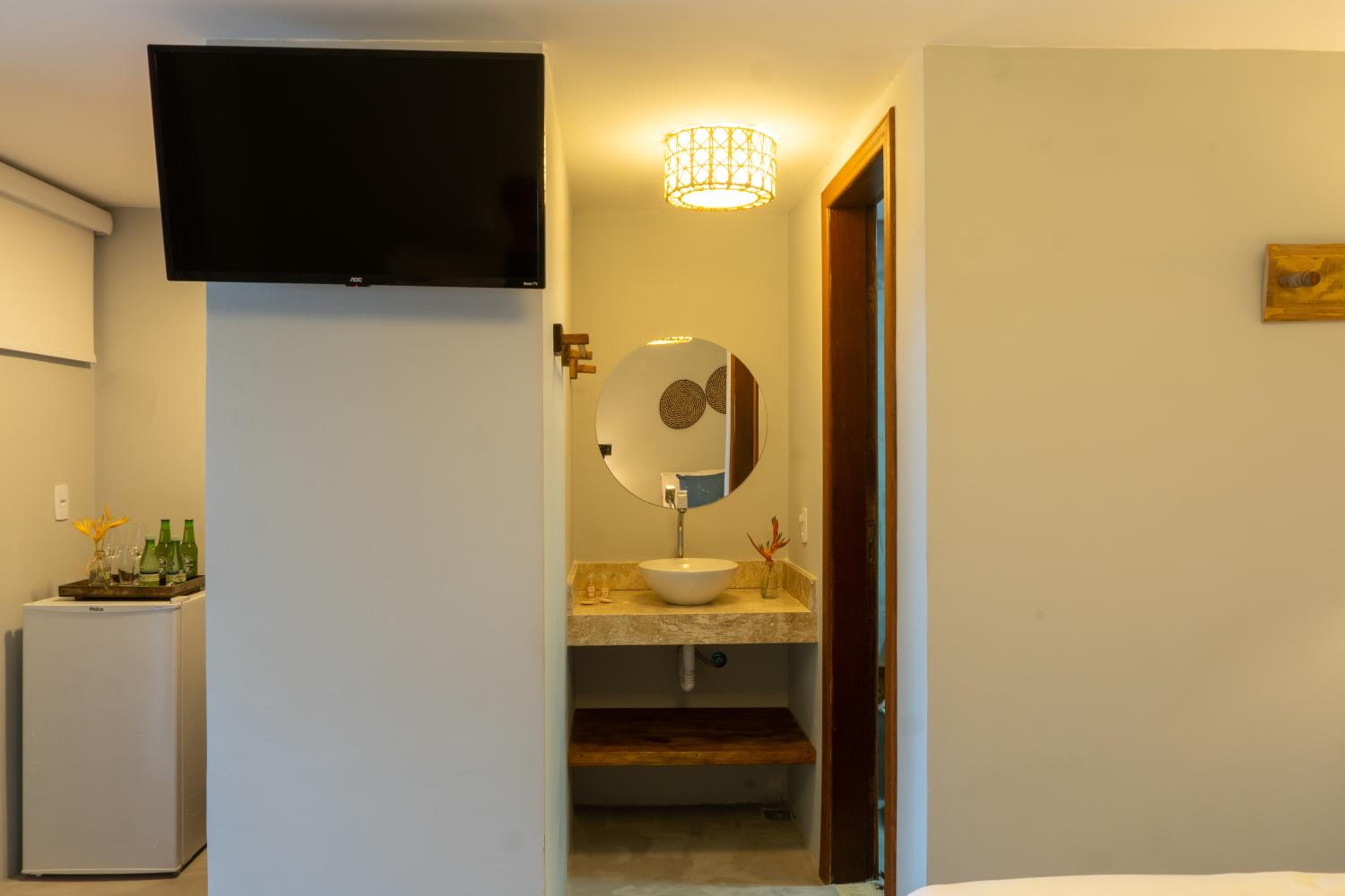 Superior Suite - Photo 17