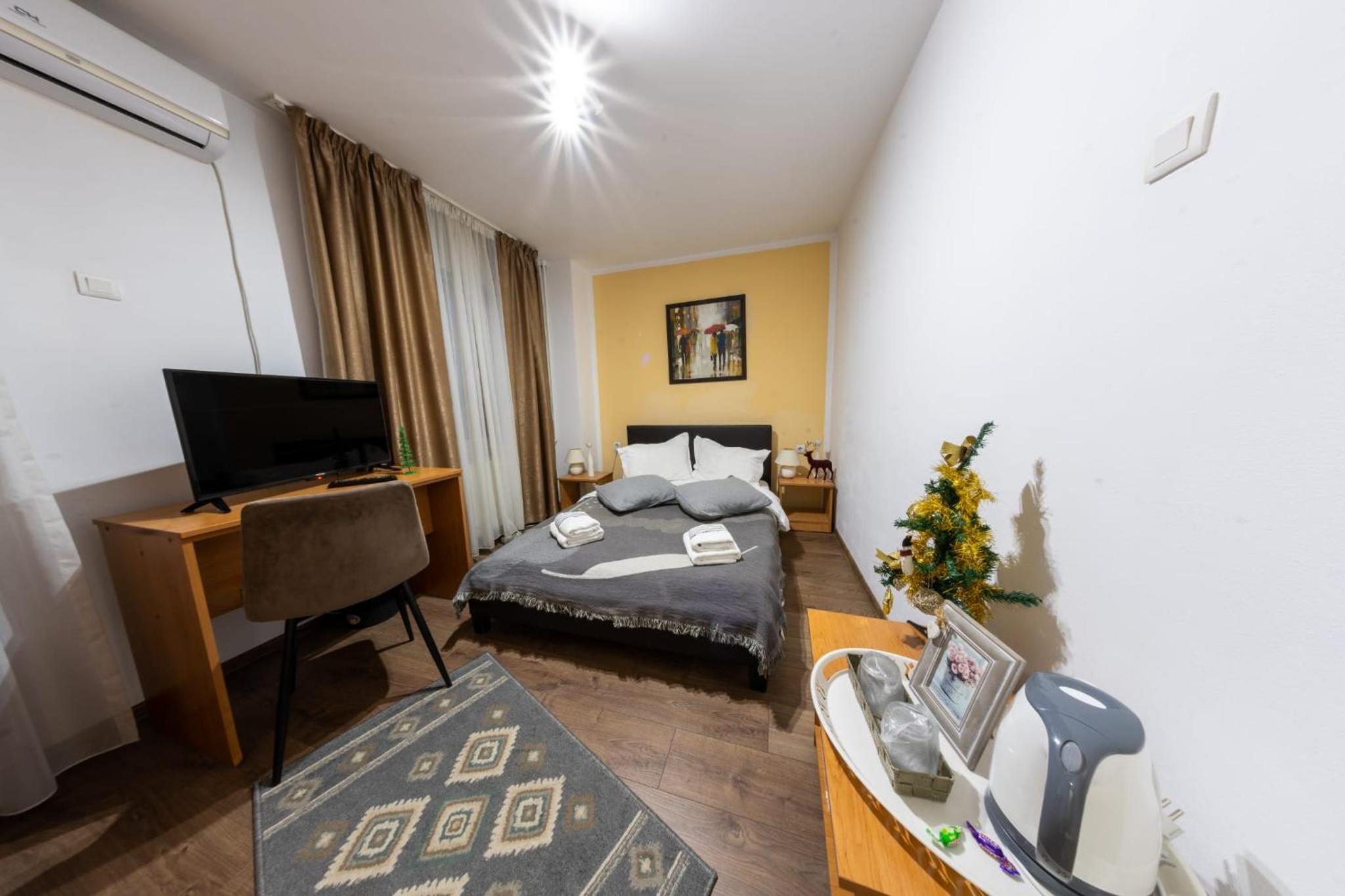 Double Room - Photo 25