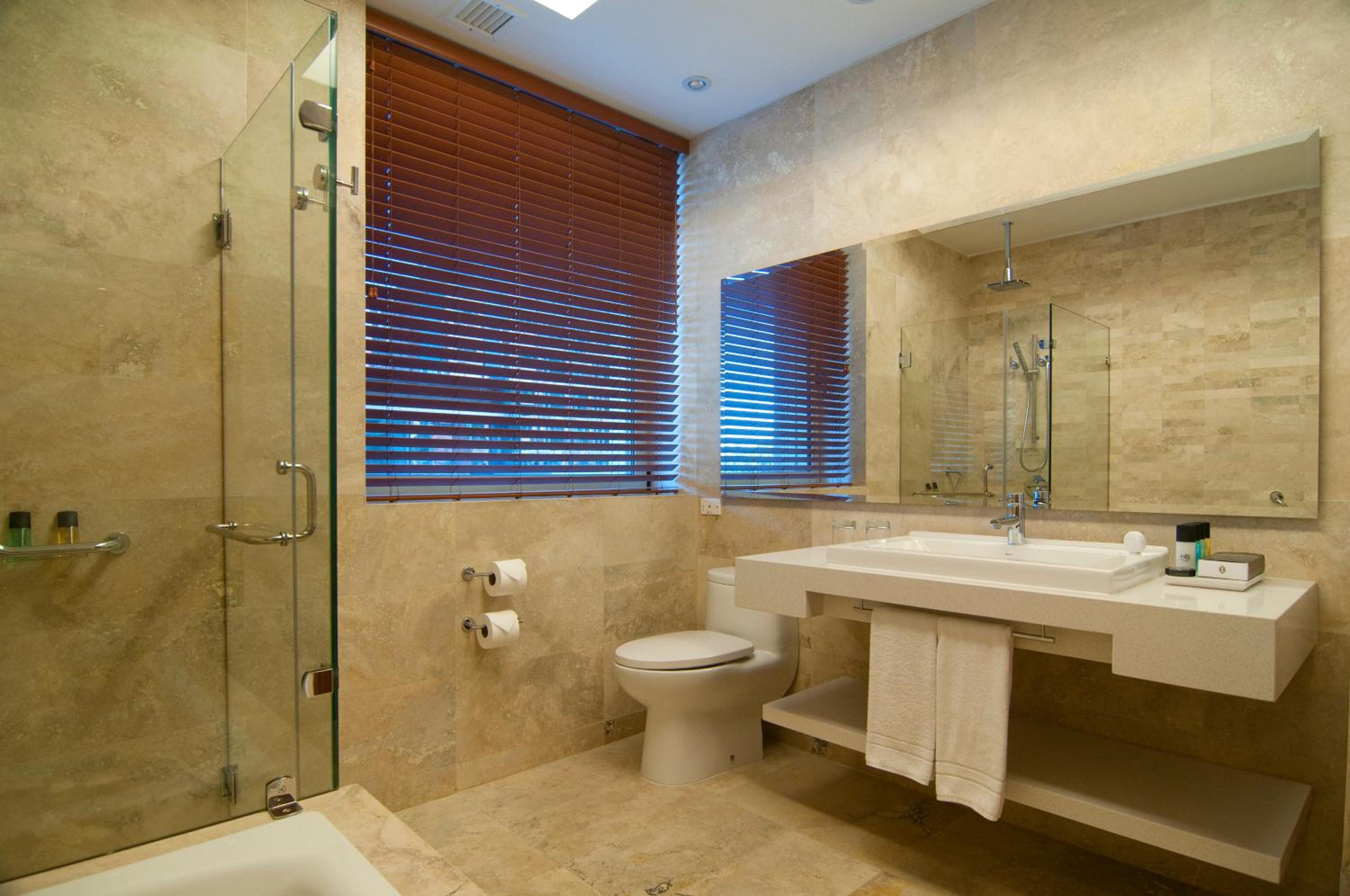 Premium King Room - Club Lounge Access - Photo 2
