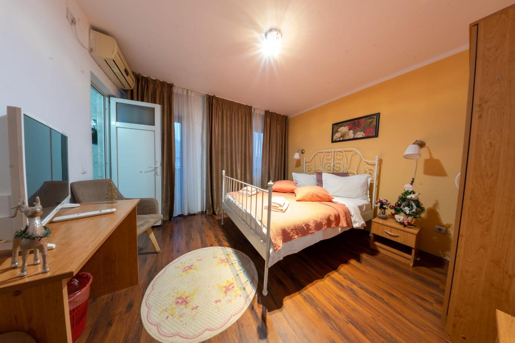 Double Room - Photo 26