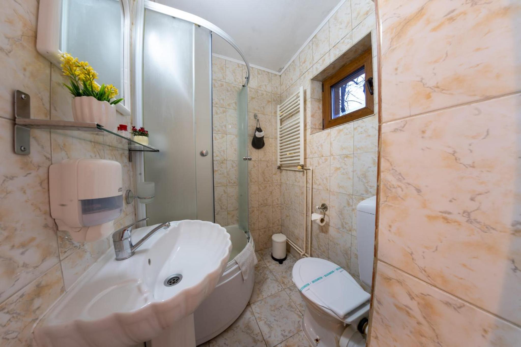 Double Room - Photo 3