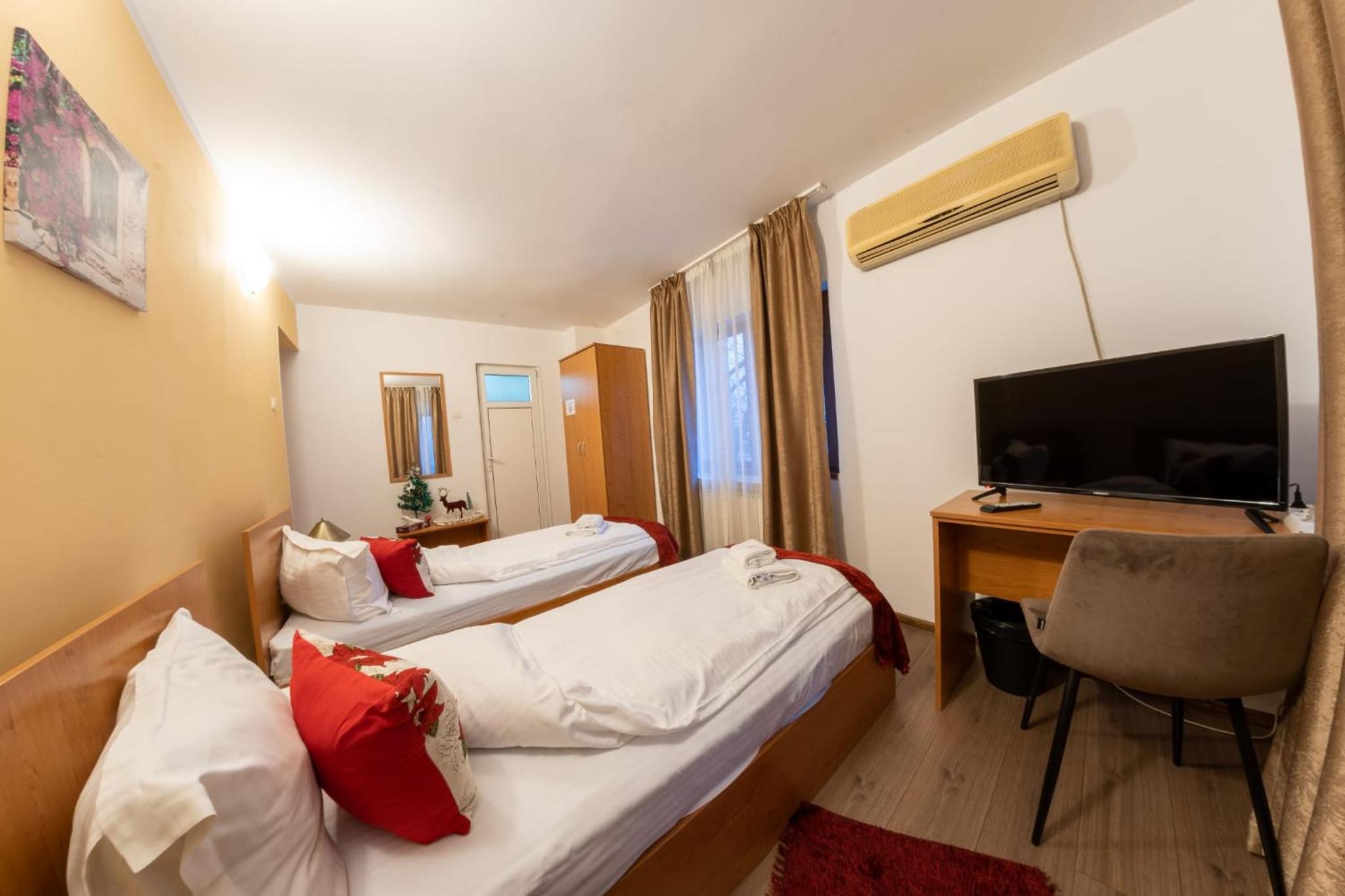 Double Room - Photo 4