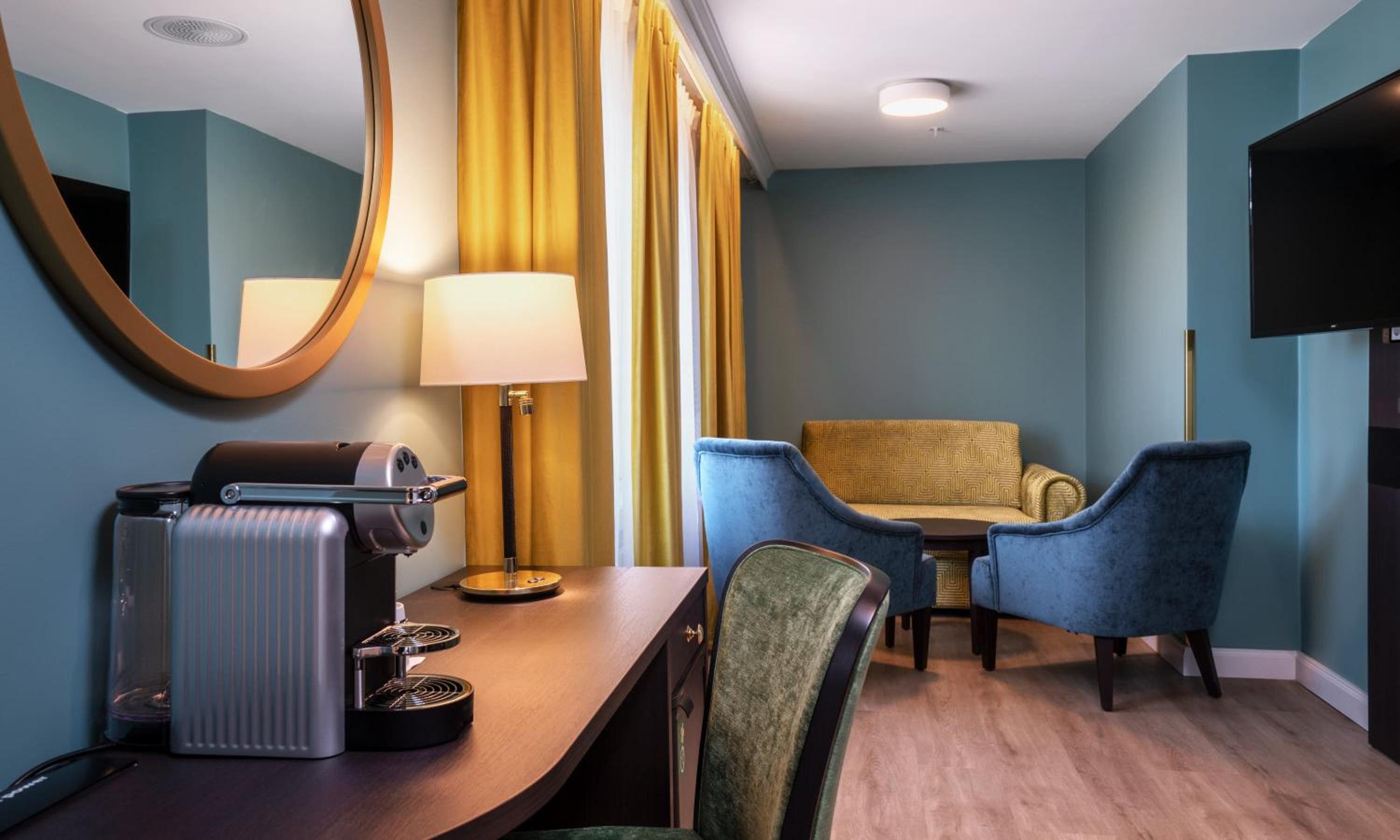 Suite - Photo 7