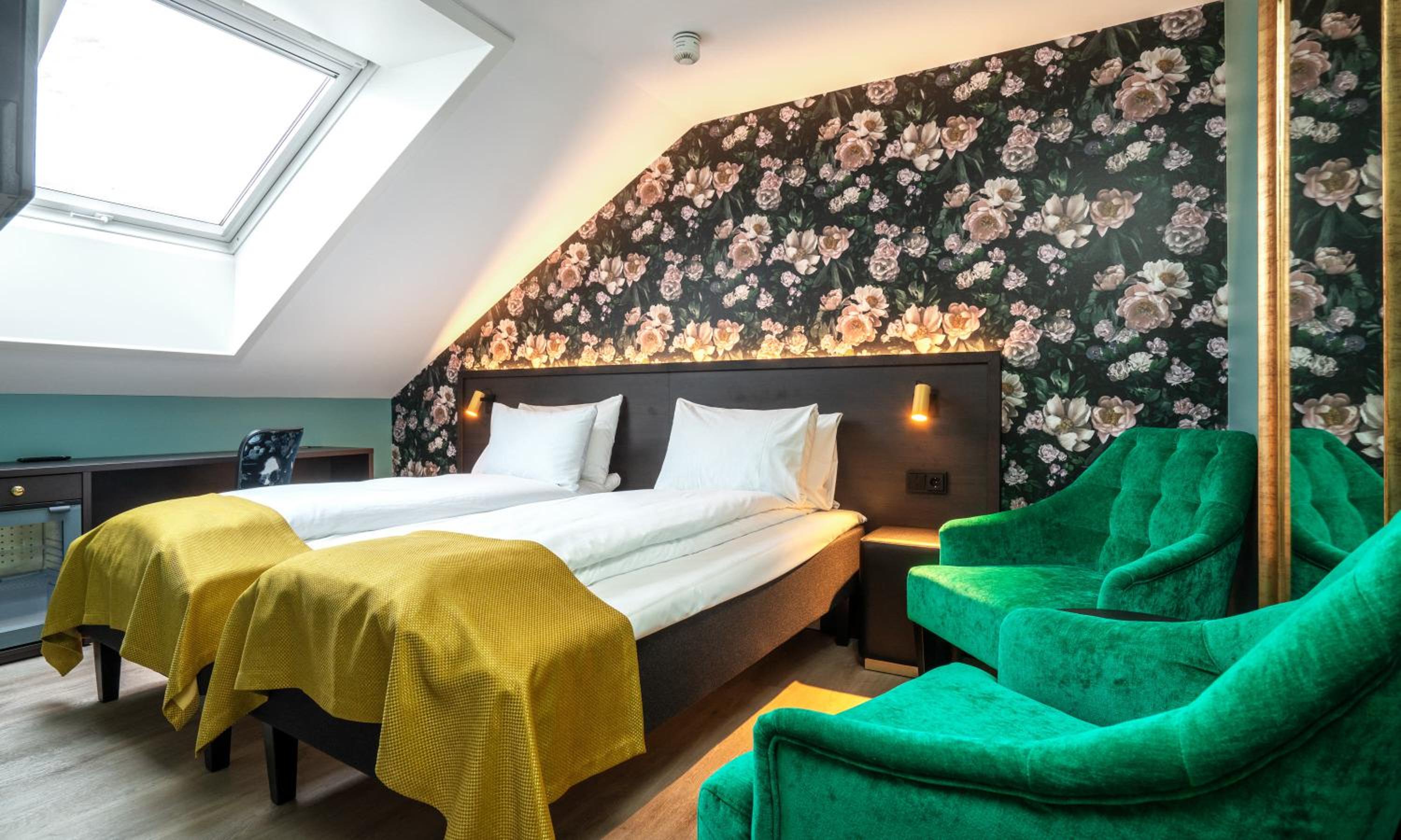 Standard Twin Room - Photo 1