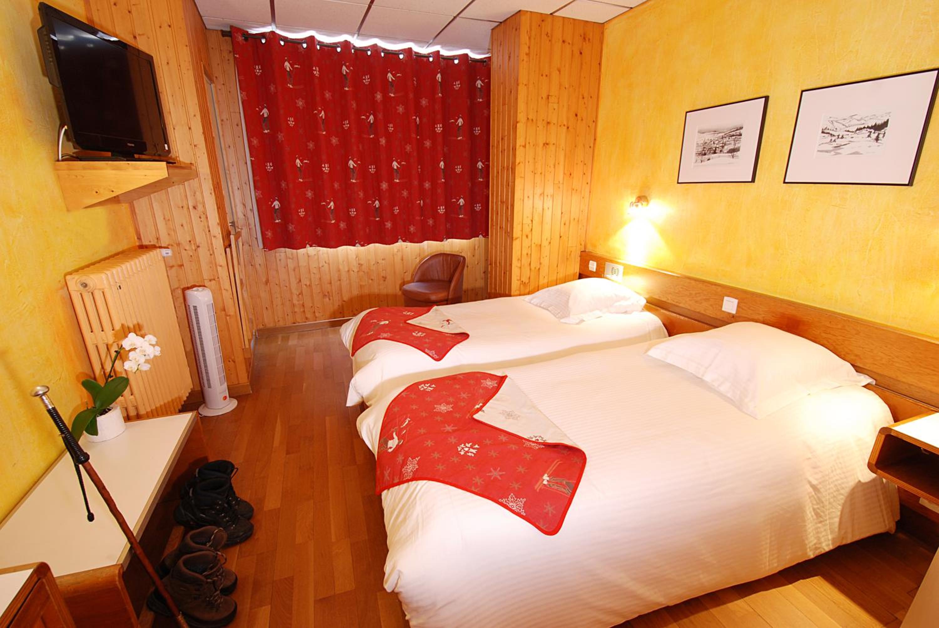 Double or Twin Room - Photo 3