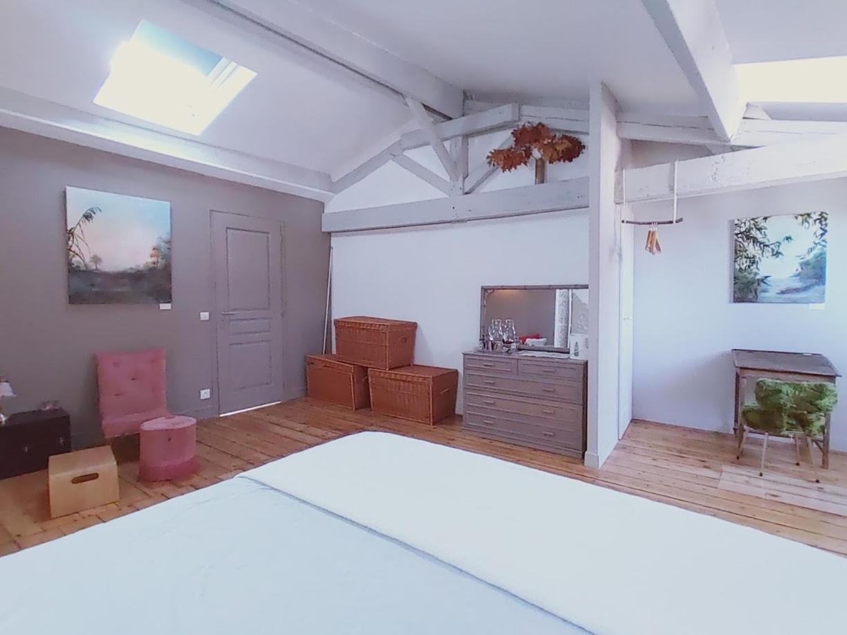 Triple Room with Private Bathroom - Photo 11