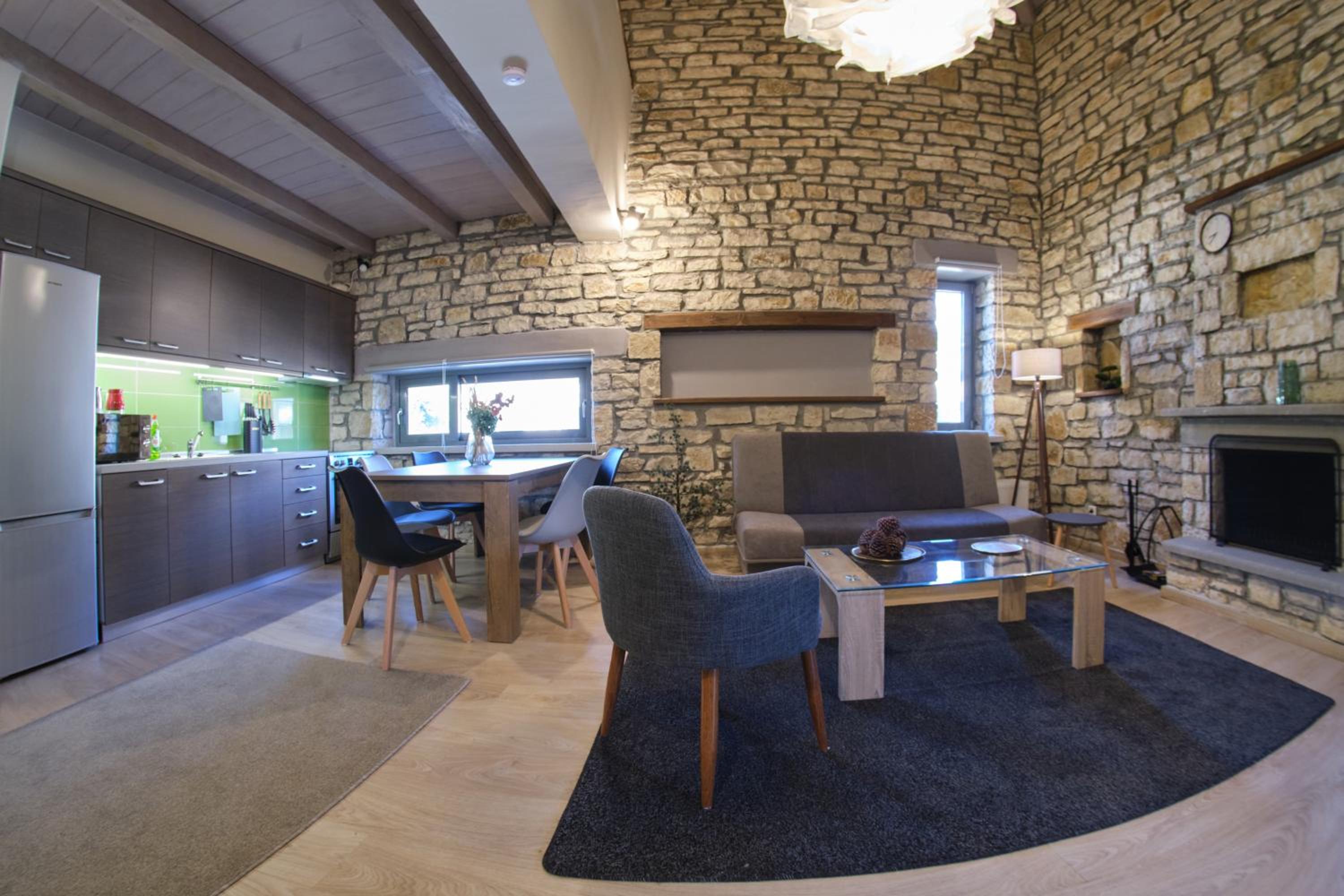Maisonette photo 1