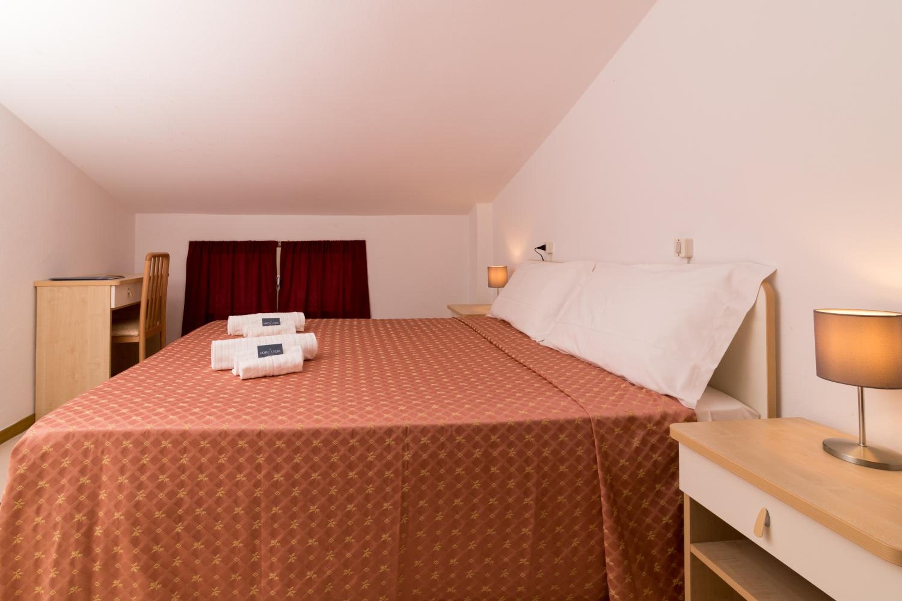 Economy Double Room photo 1