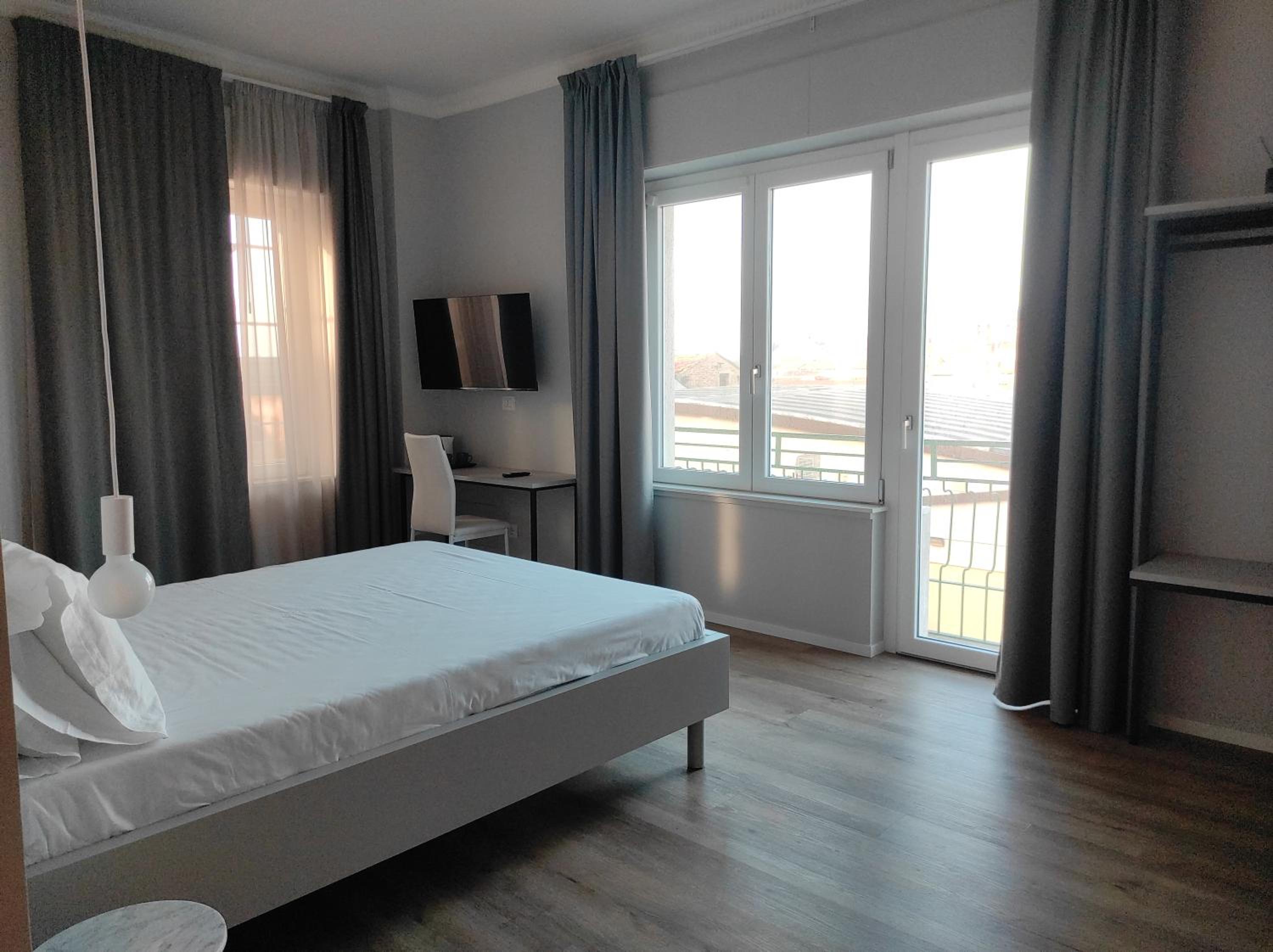 Double Room with Balcony photo 3