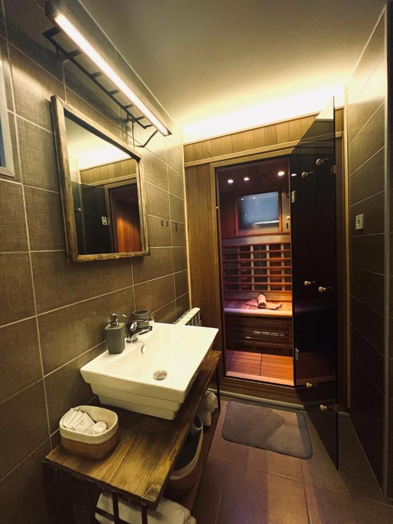 Apartment with Sauna - Photo 24