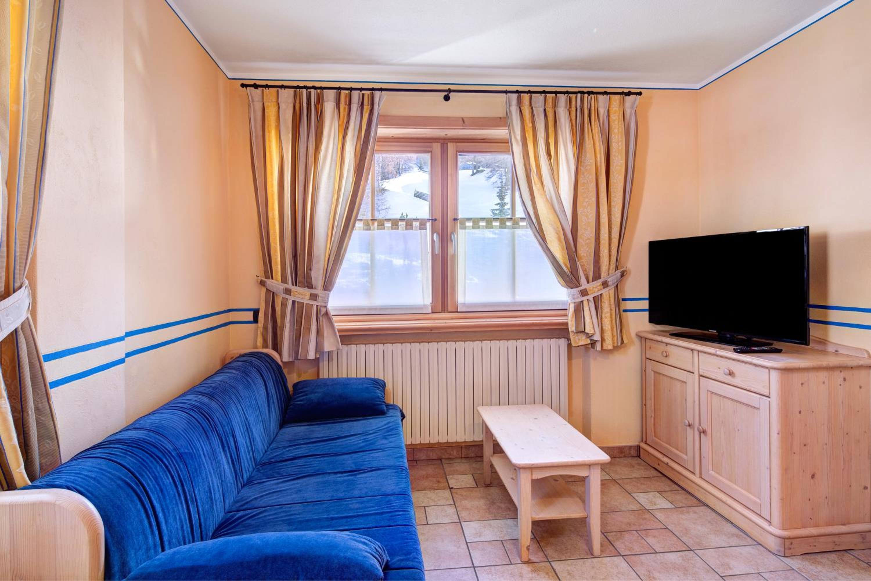 Two-Bedroom Deluxe Apartment with Garden View