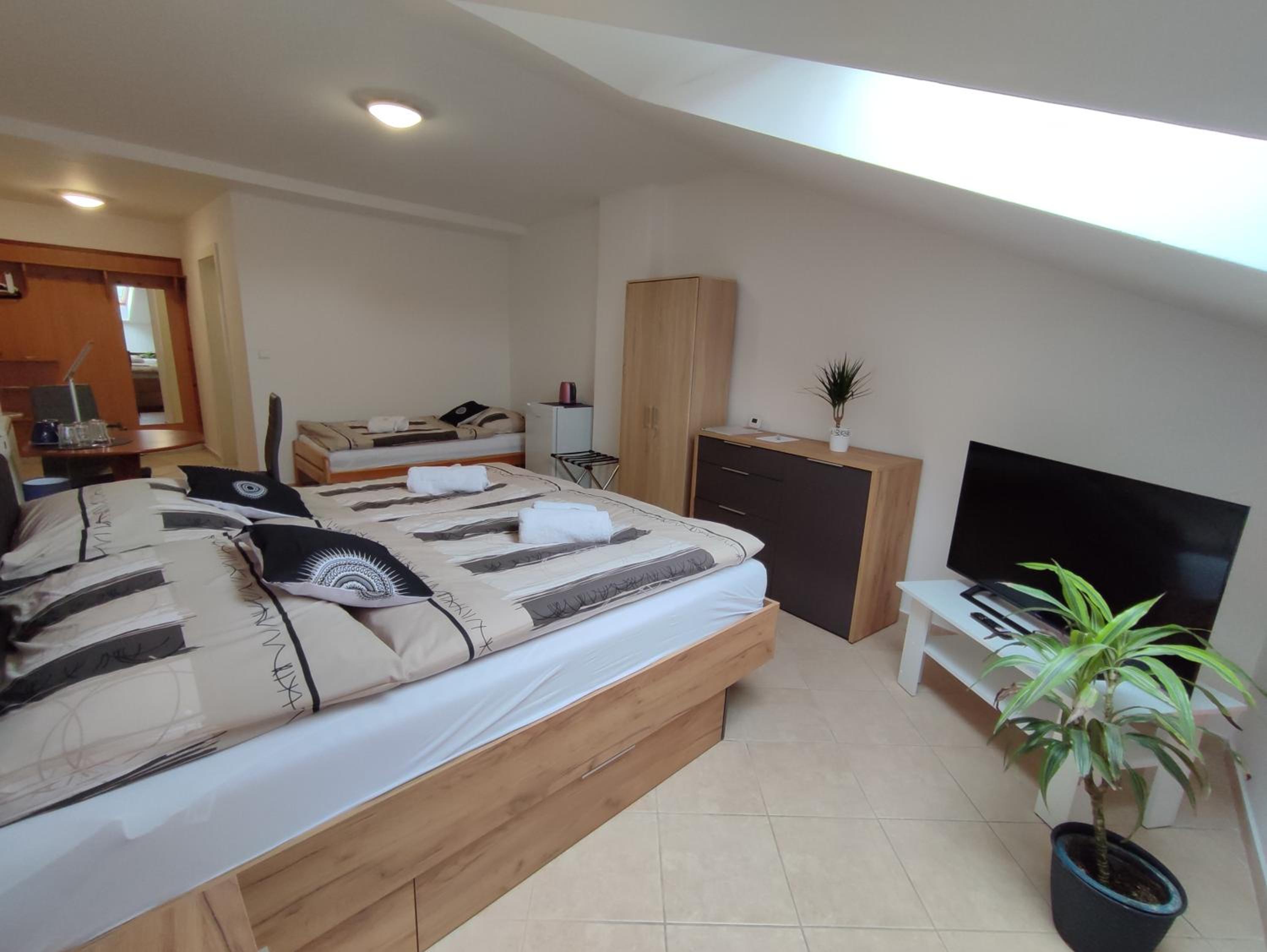 Triple Room with Bathroom photo 2