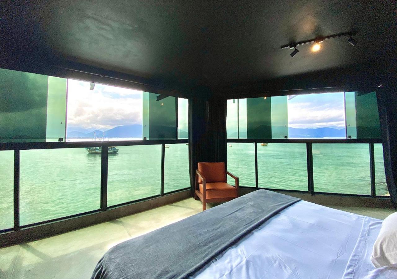 Deluxe Suite with Sea View - Photo 5