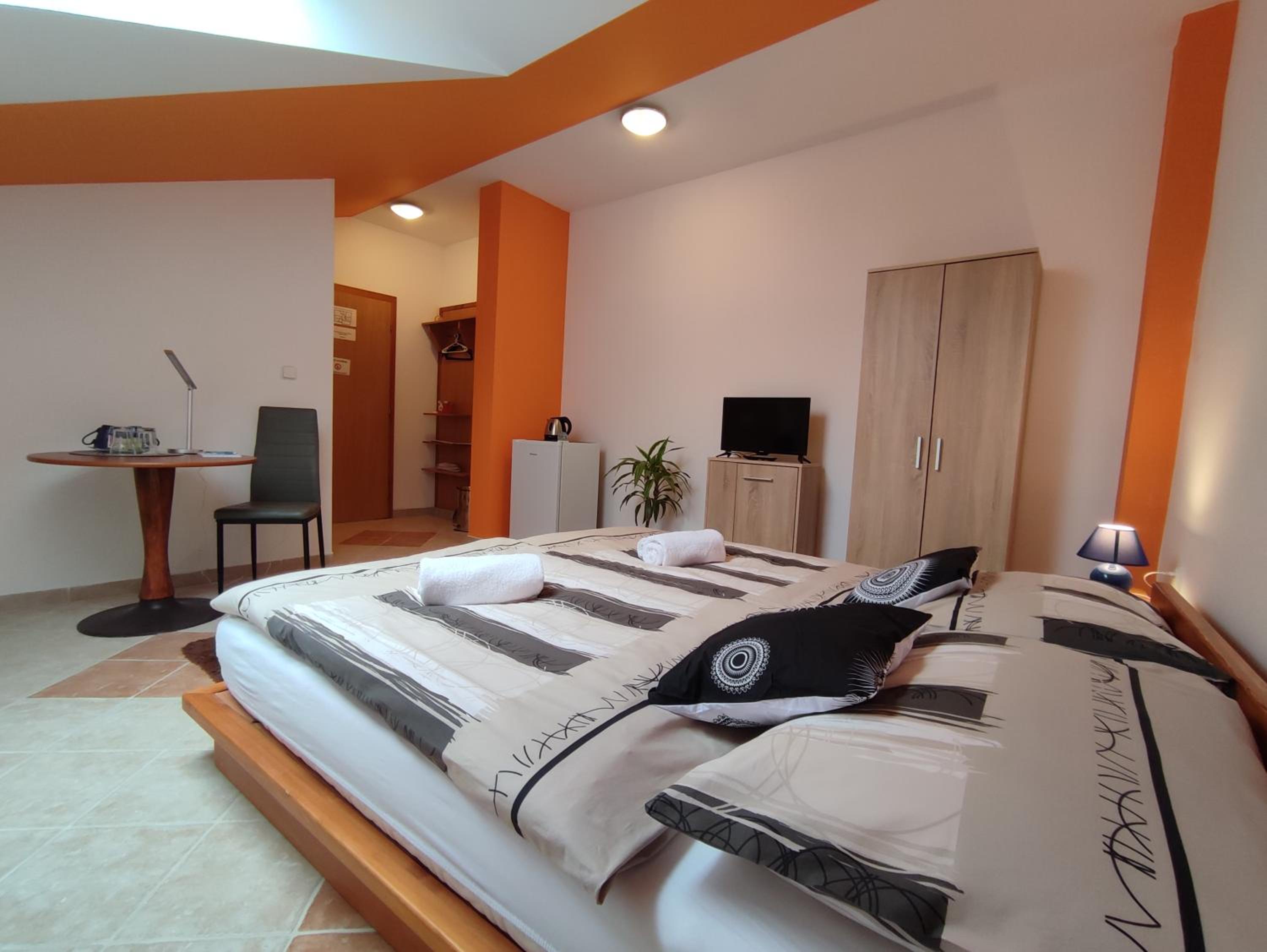 Double or Twin Room with Bathroom photo 3