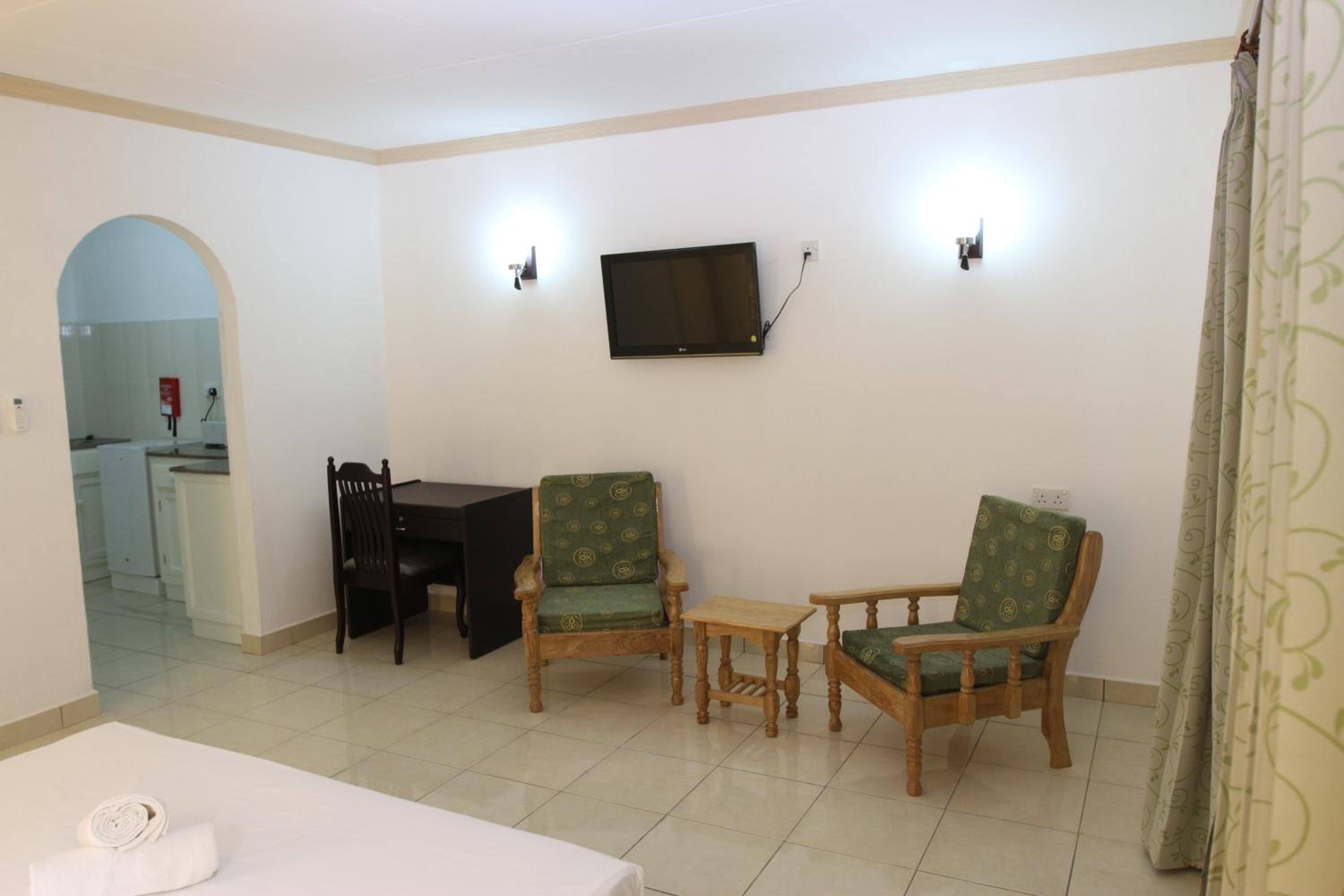 Studio with Twin beds and balcony