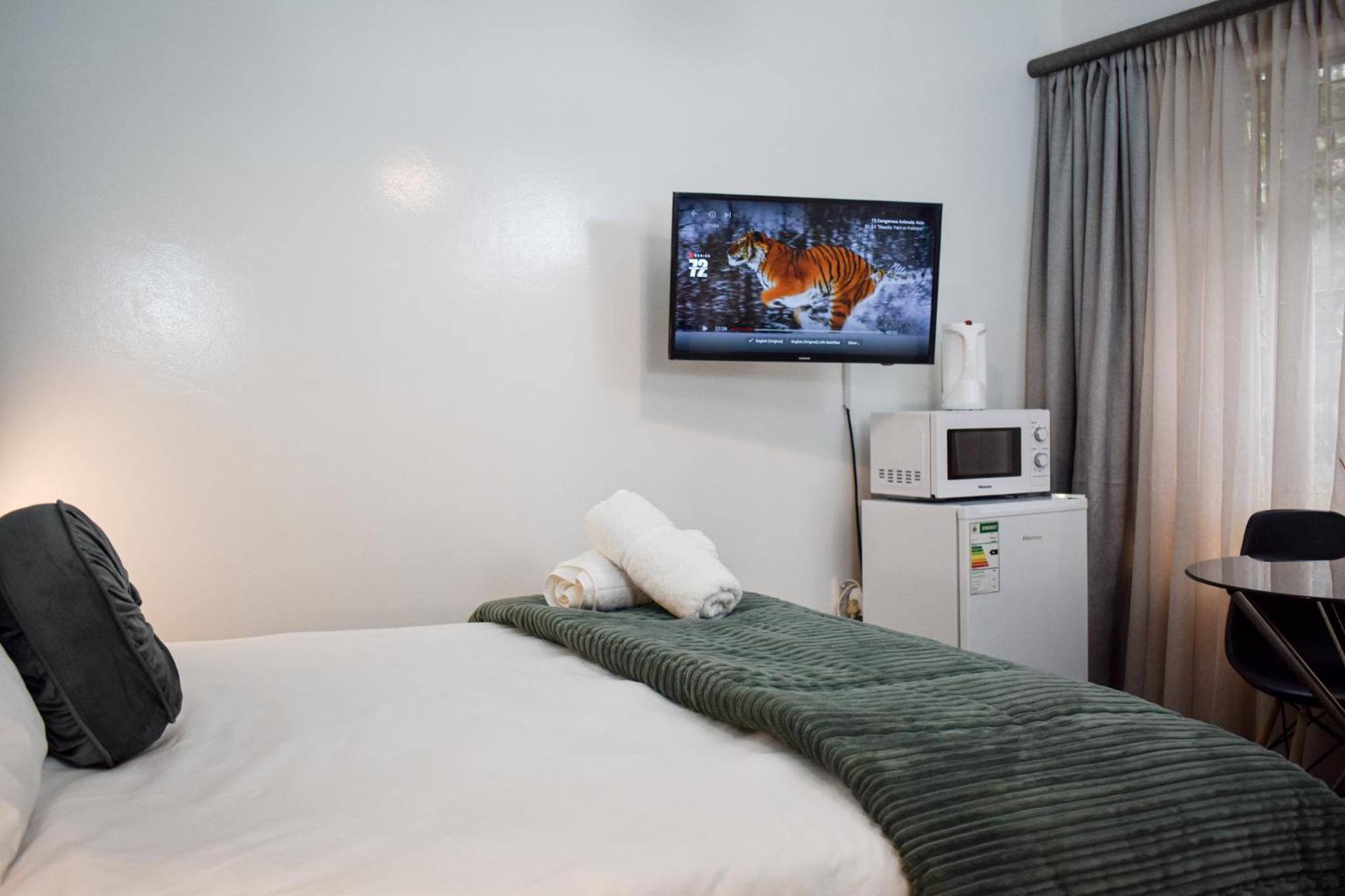 Budget Double Room - Photo 20