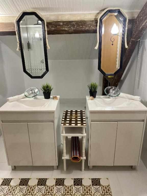Double Room with Private Bathroom - Photo 46