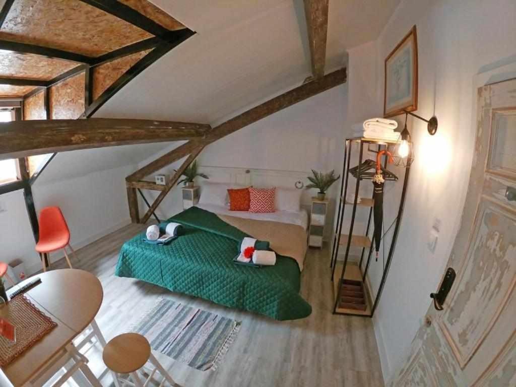 Double Room with Private Bathroom - Photo 2