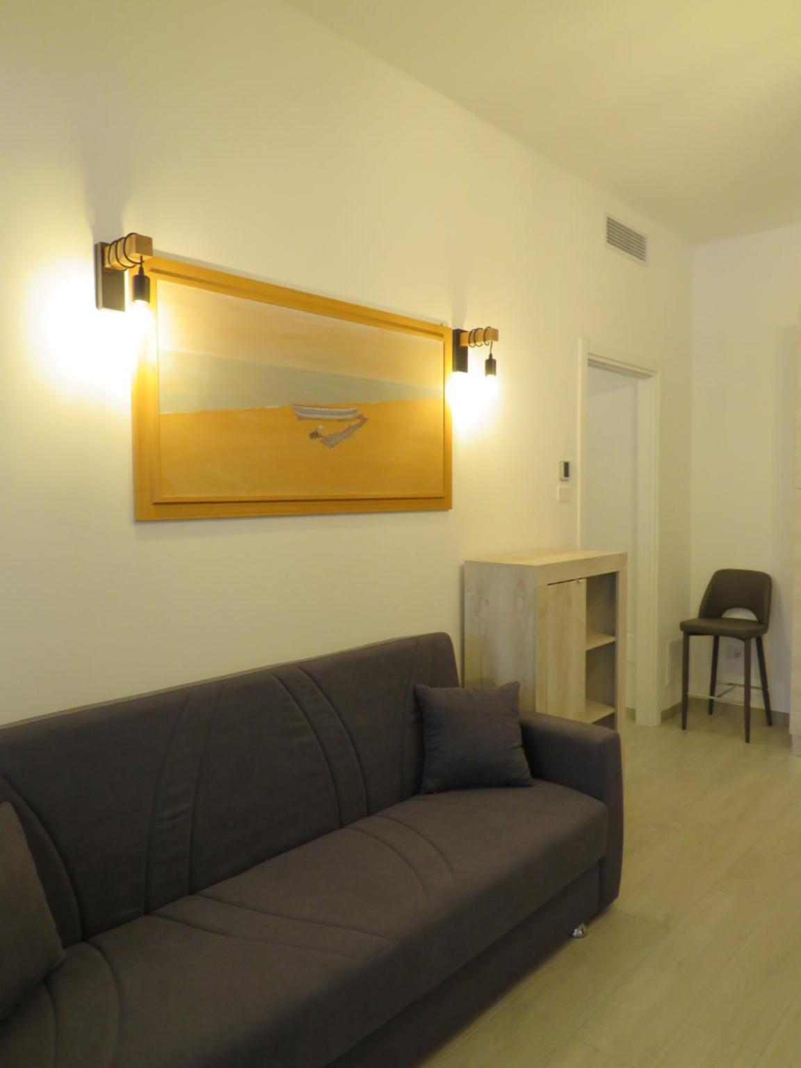 One-Bedroom Apartment