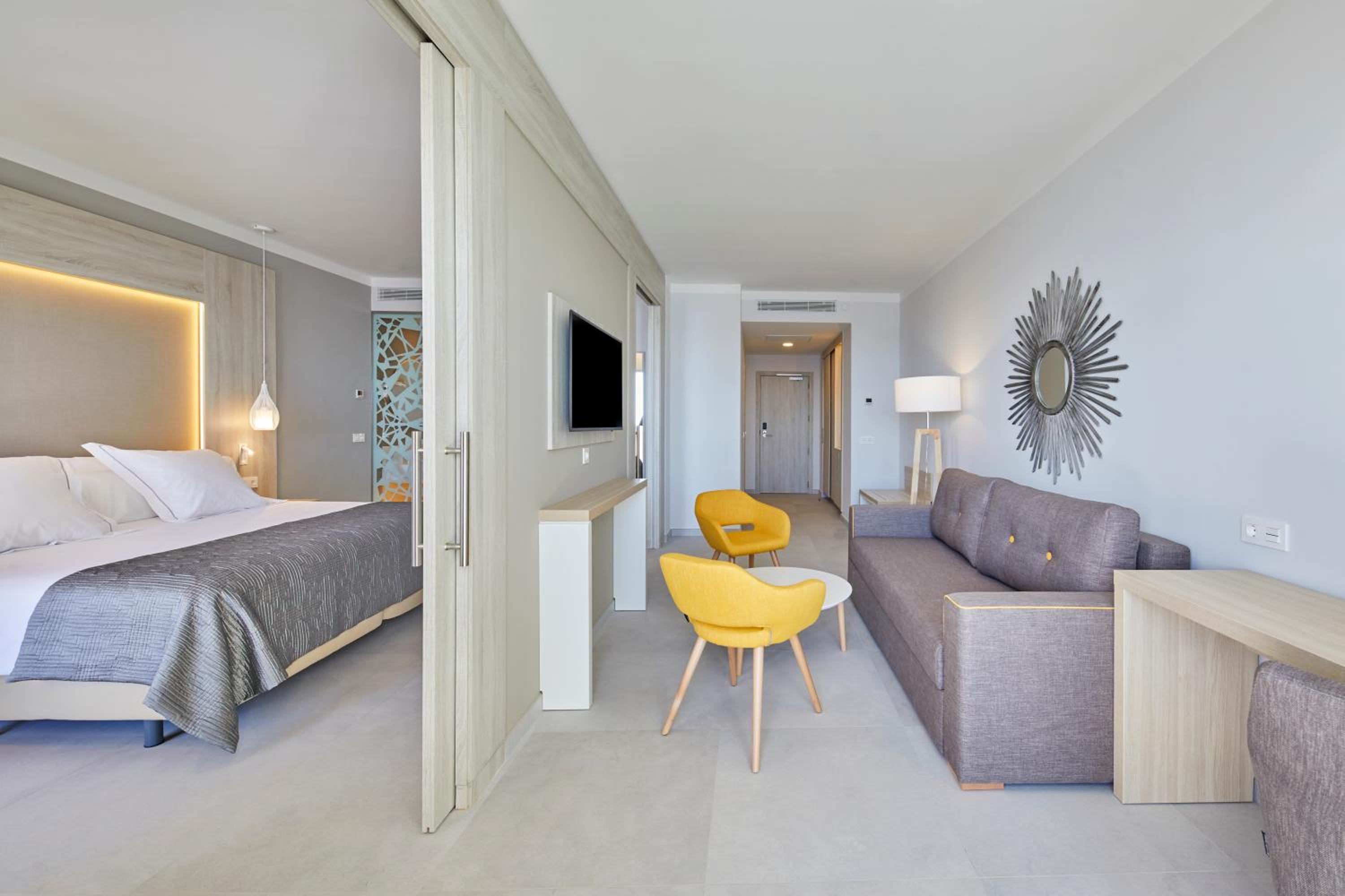 Family Master Suite Sea View (2 Adults + 2 Children)