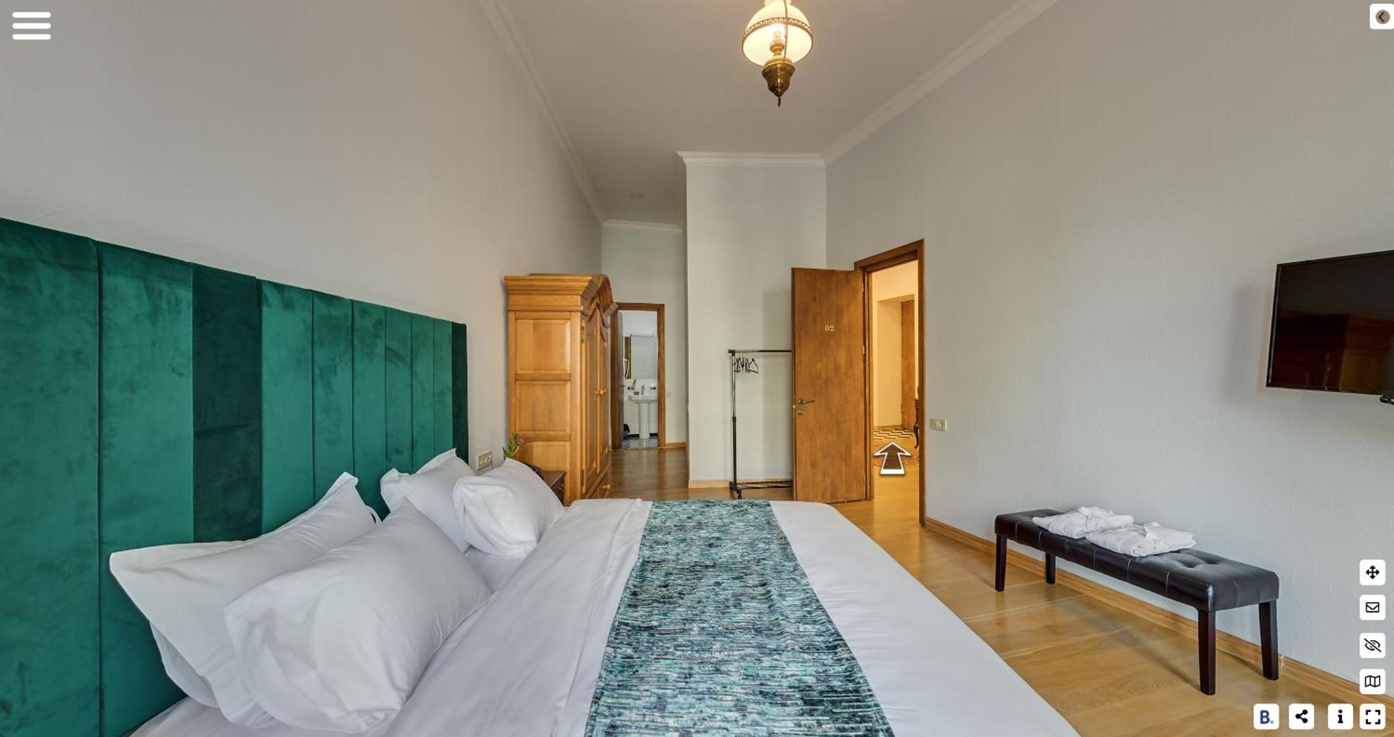 King Room With Balcony