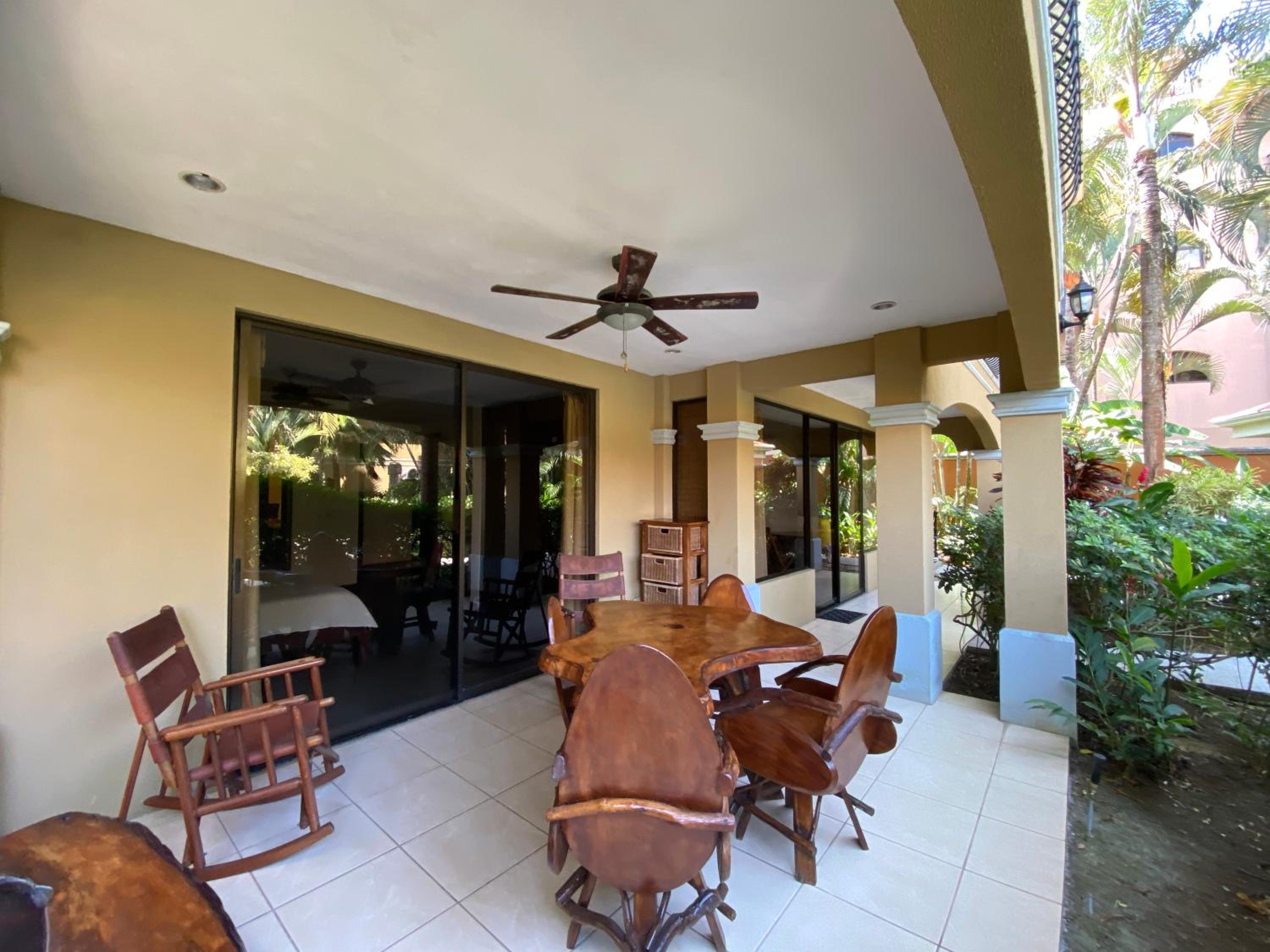 Apartment with Terrace - Photo 8