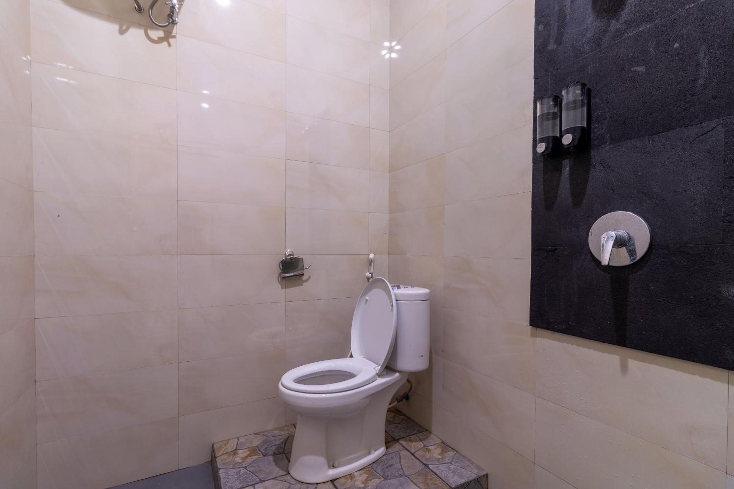 Deluxe Twin Room - Photo 7