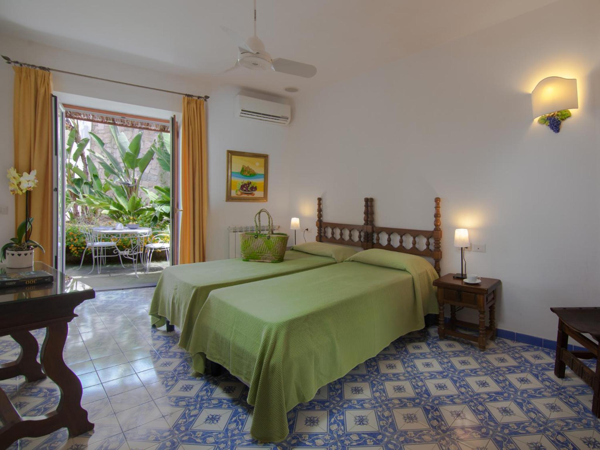 Standard Double or Twin Room - Photo 5
