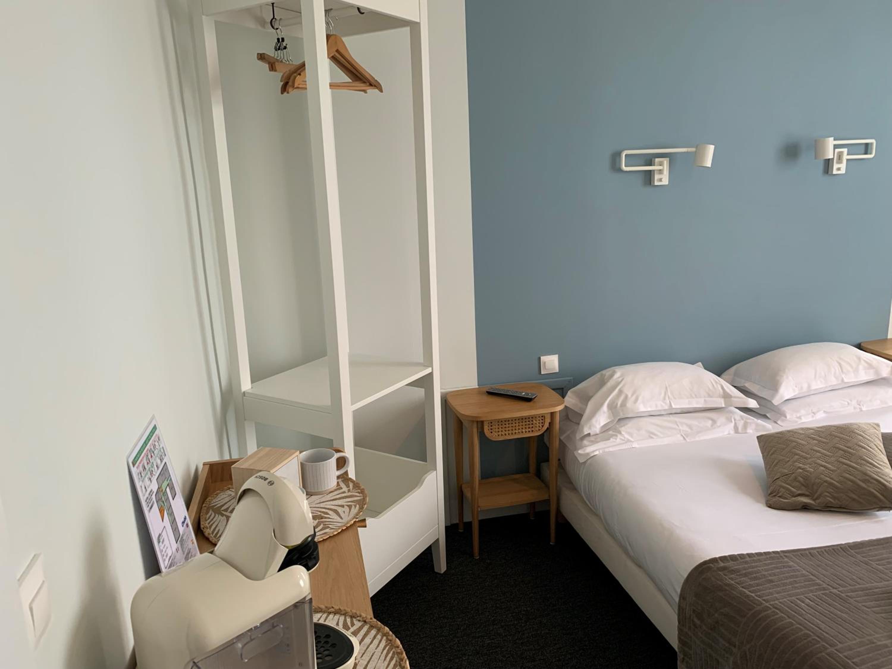 Superior King Room - Photo 3
