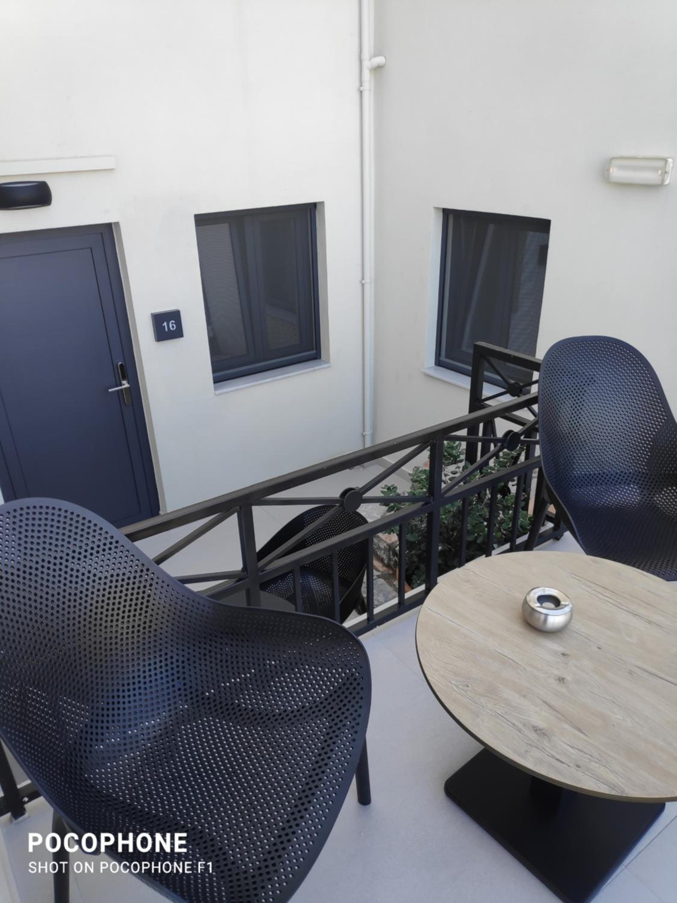 Budget Double Room - Photo 13