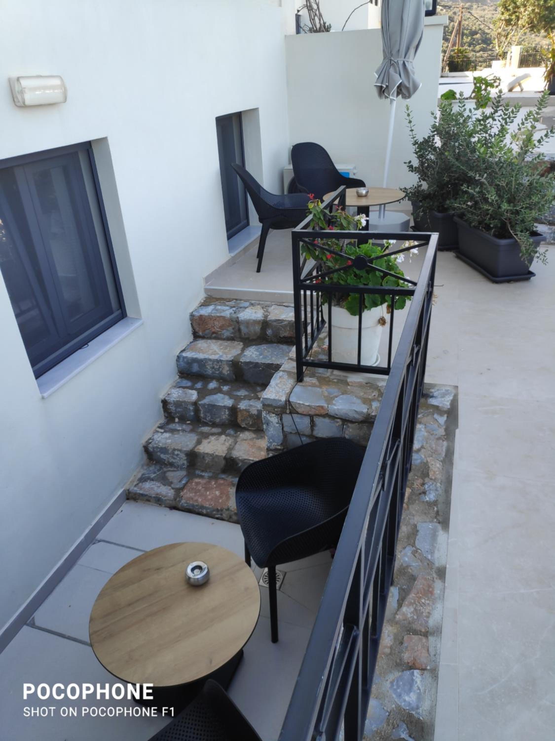 Budget Double Room - Photo 15