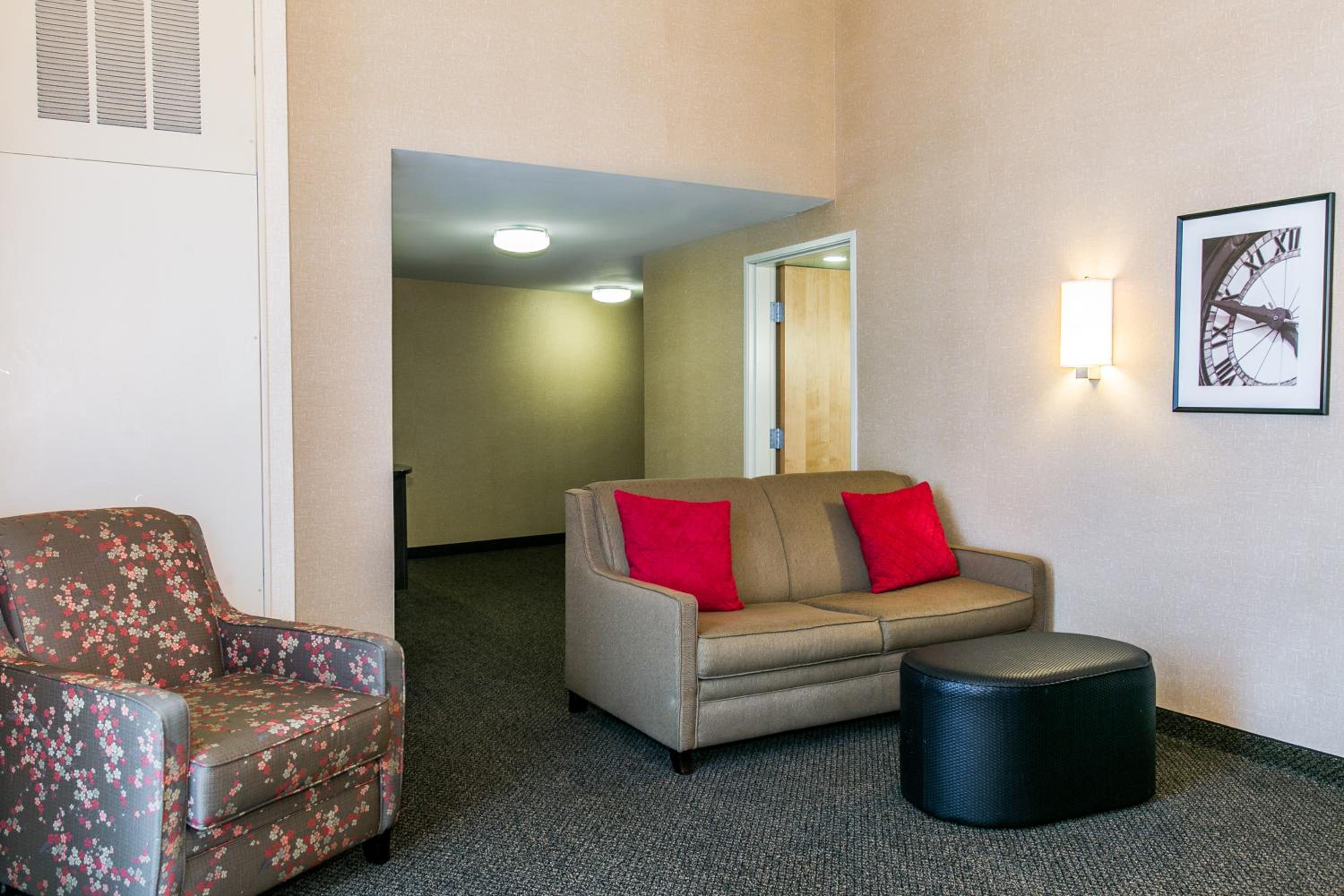 VIP King Suite - Non-Smoking - Photo 18