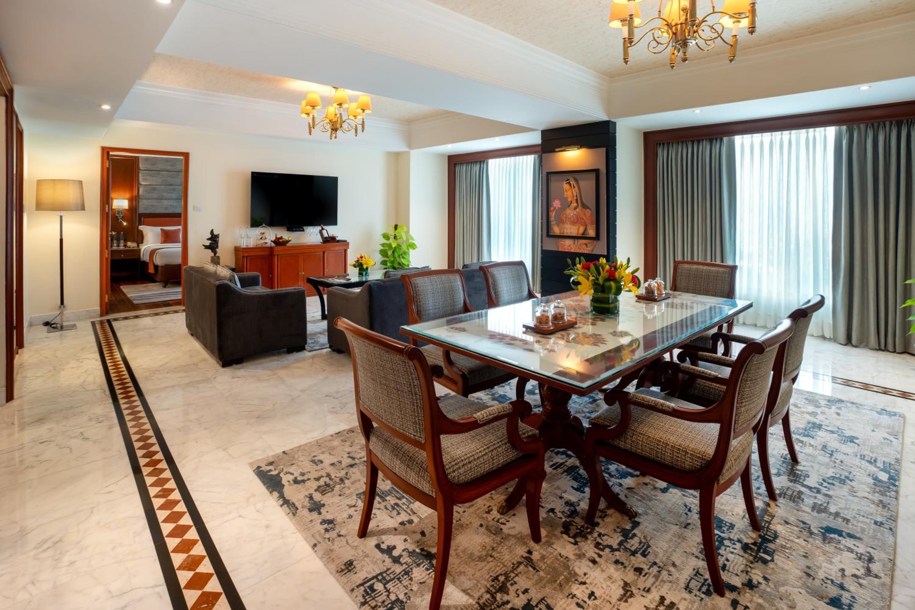 One-Bedroom Suite with Jetted Bath