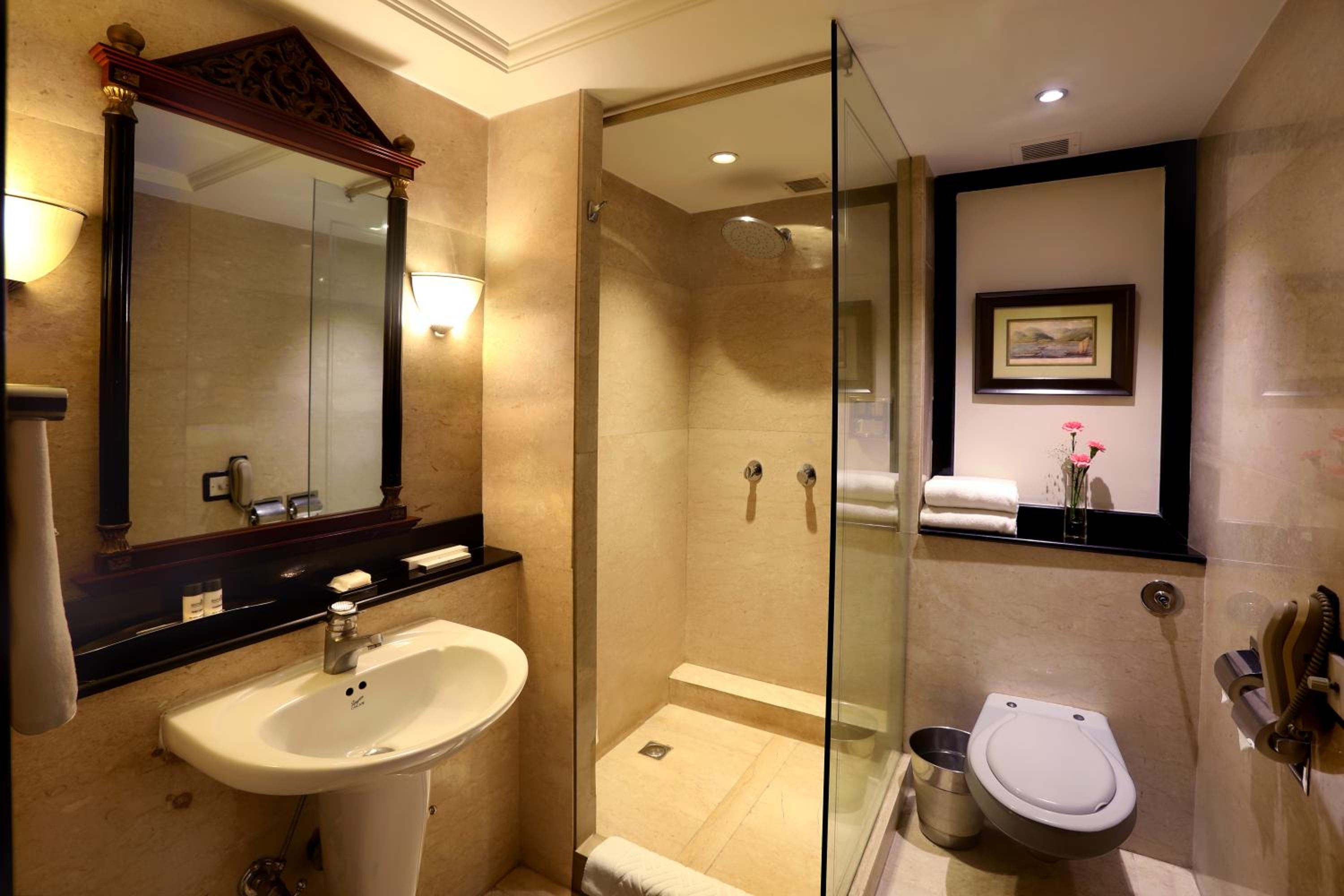 Classic Twin Room with Pool View