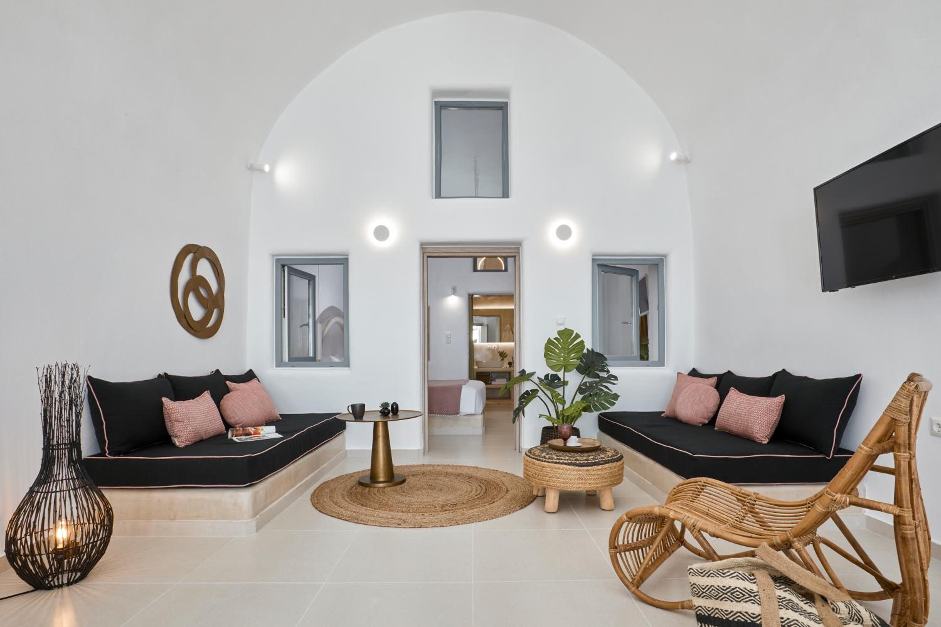 Premium Cave Suite with Outdoor Plunge Pool - Photo 1