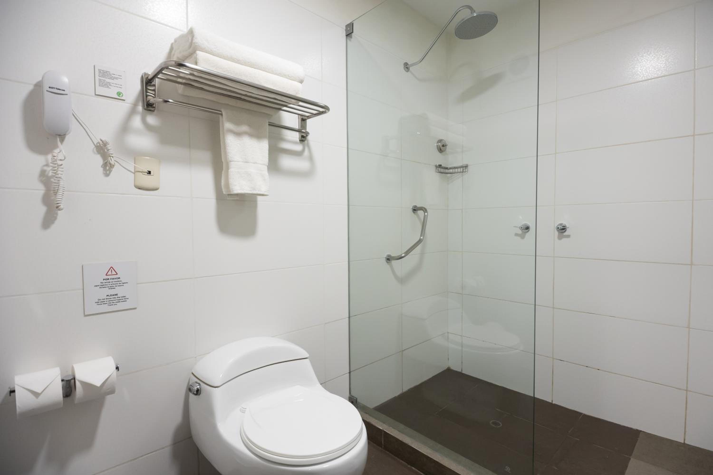 Twin Room with Pool View photo 3