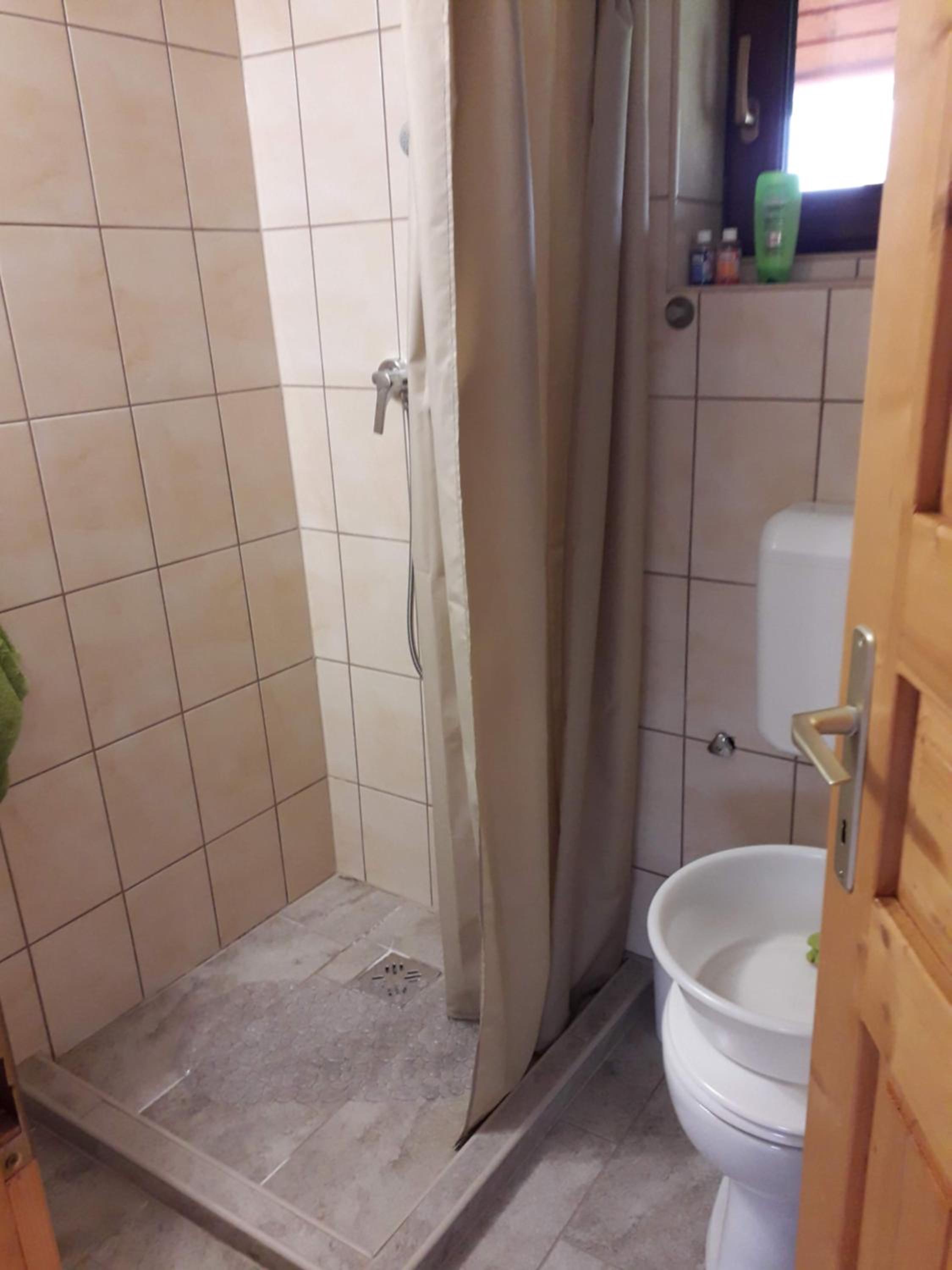 One-Bedroom Apartment - Photo 19