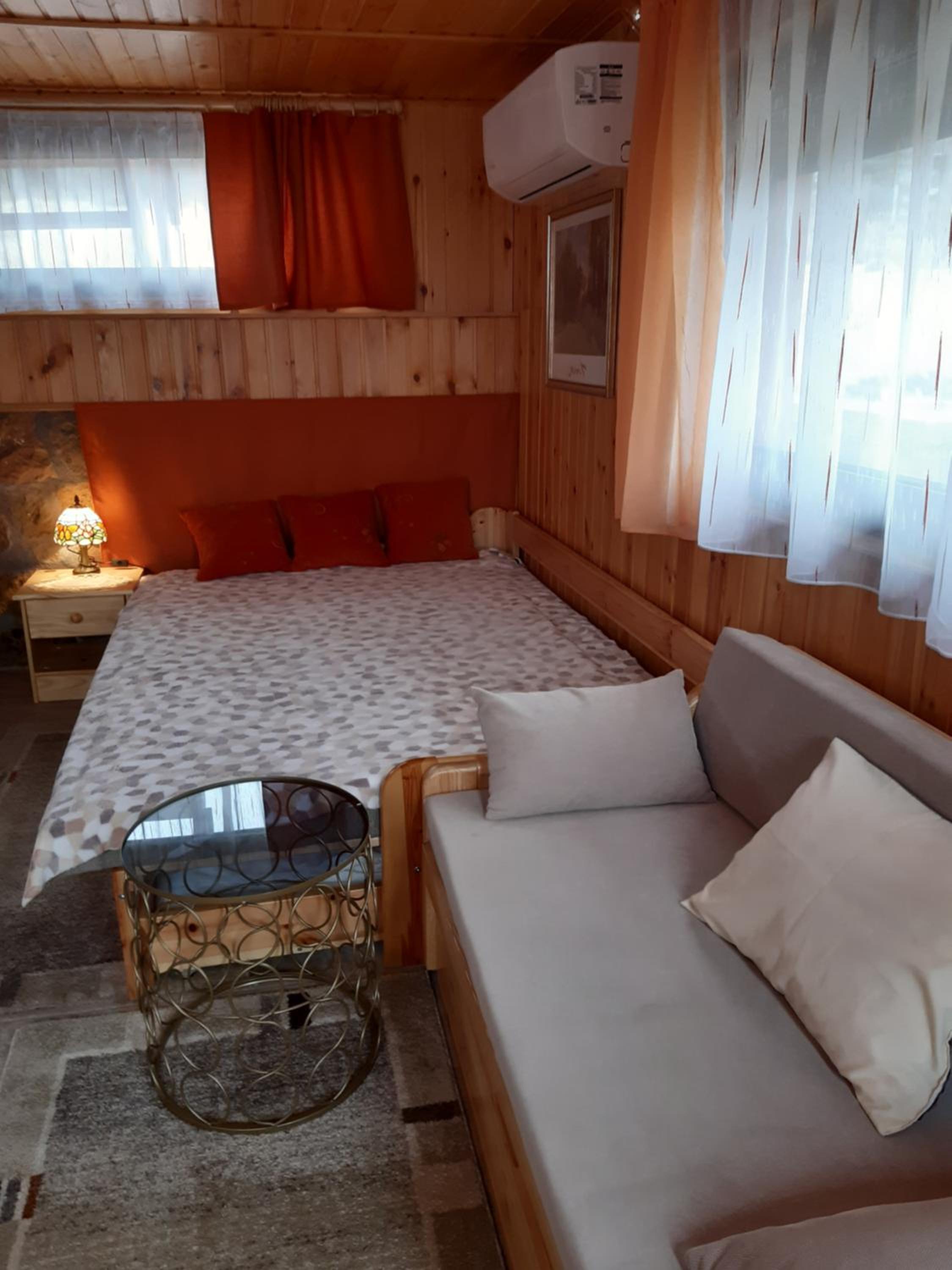 One-Bedroom Apartment - Photo 27