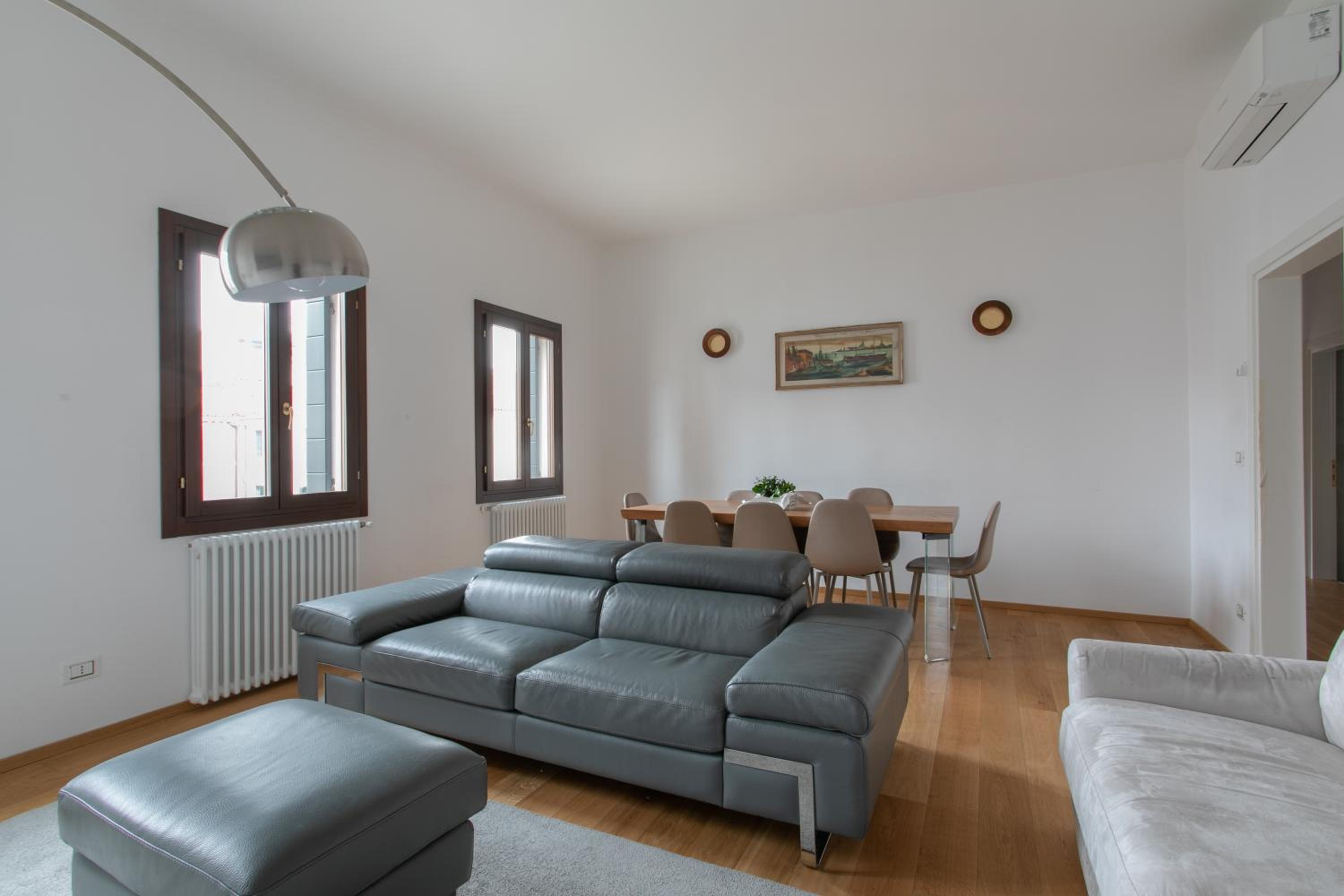 Three-Bedroom Apartment photo 1