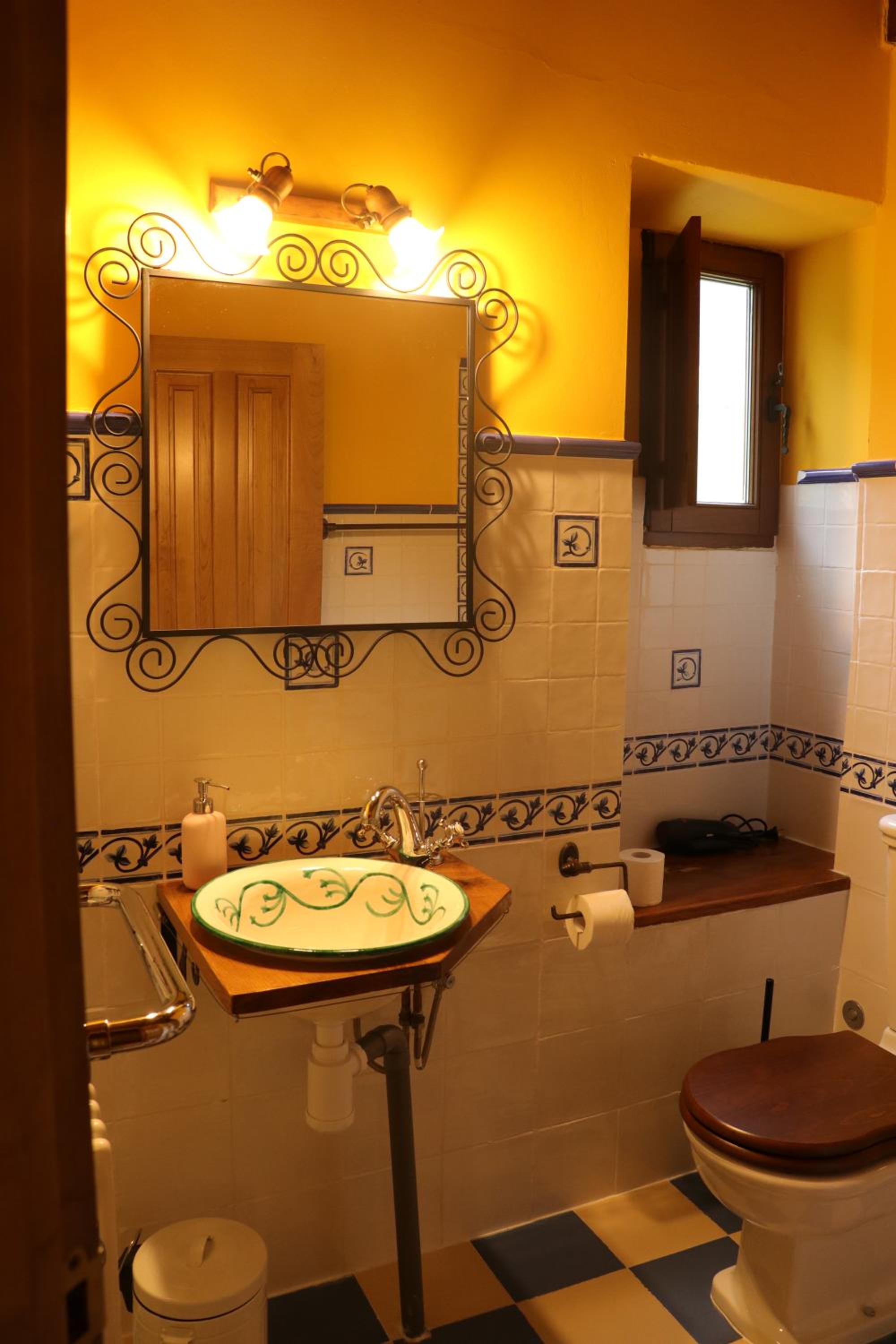 Standard Double Room - Photo 6