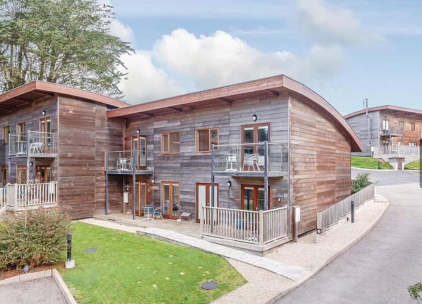 Two-Bedroom House - Photo 3