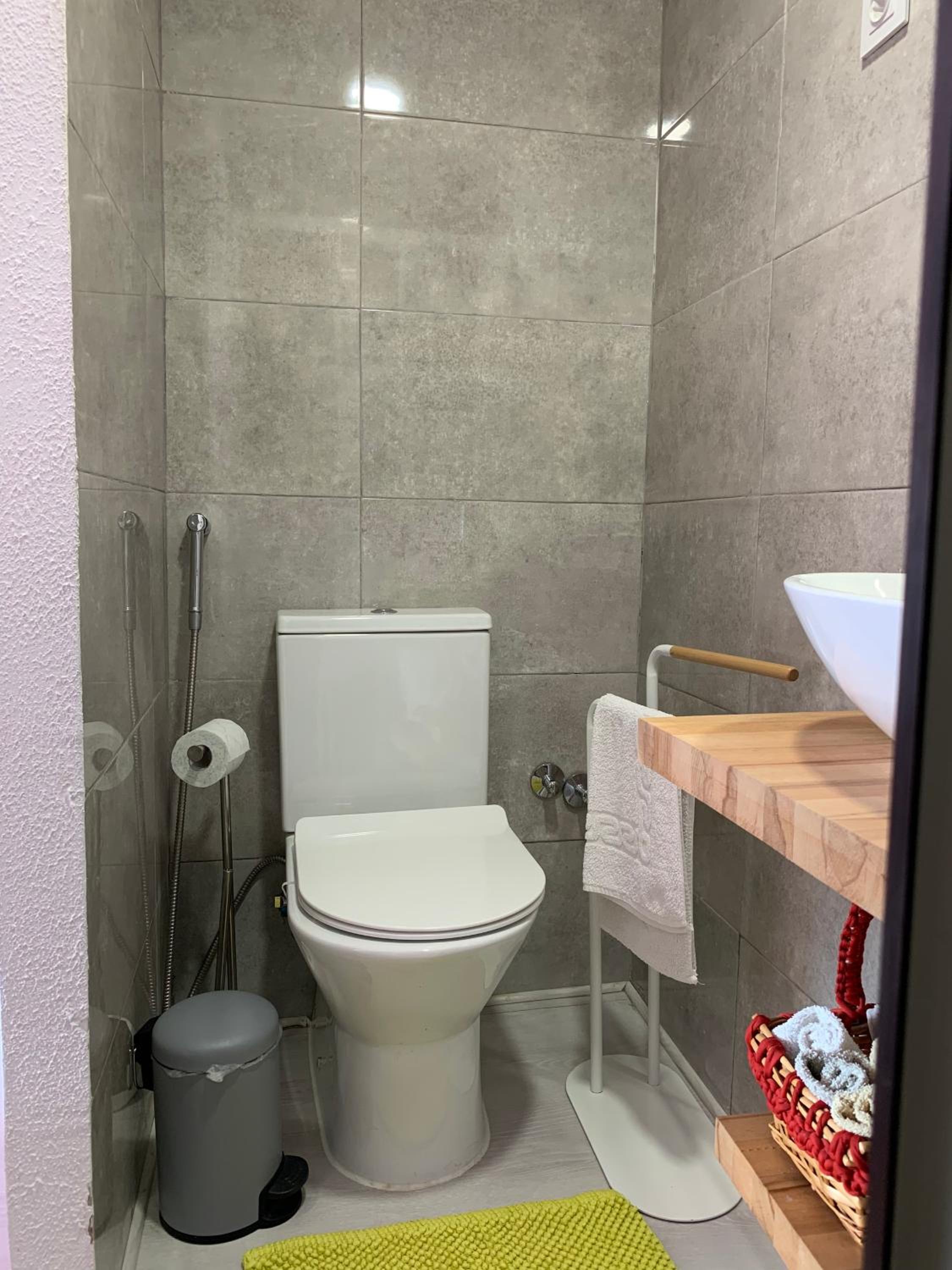 Quadruple Room with Private Bathroom photo 2