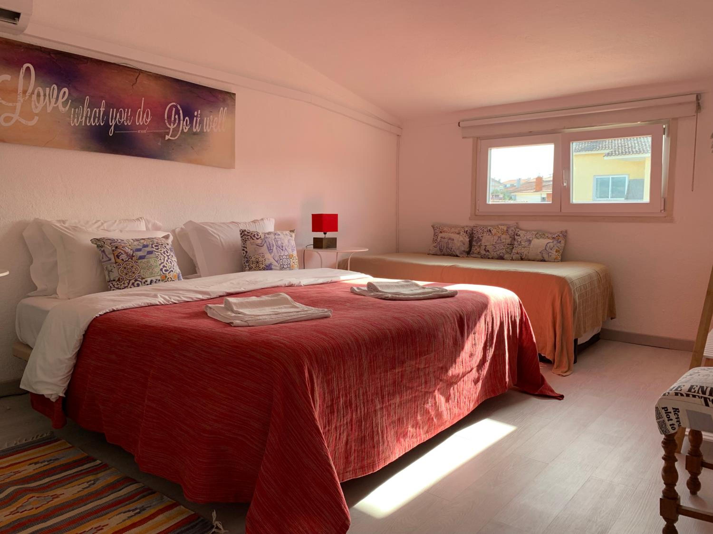 Quadruple Room with Private Bathroom photo 3